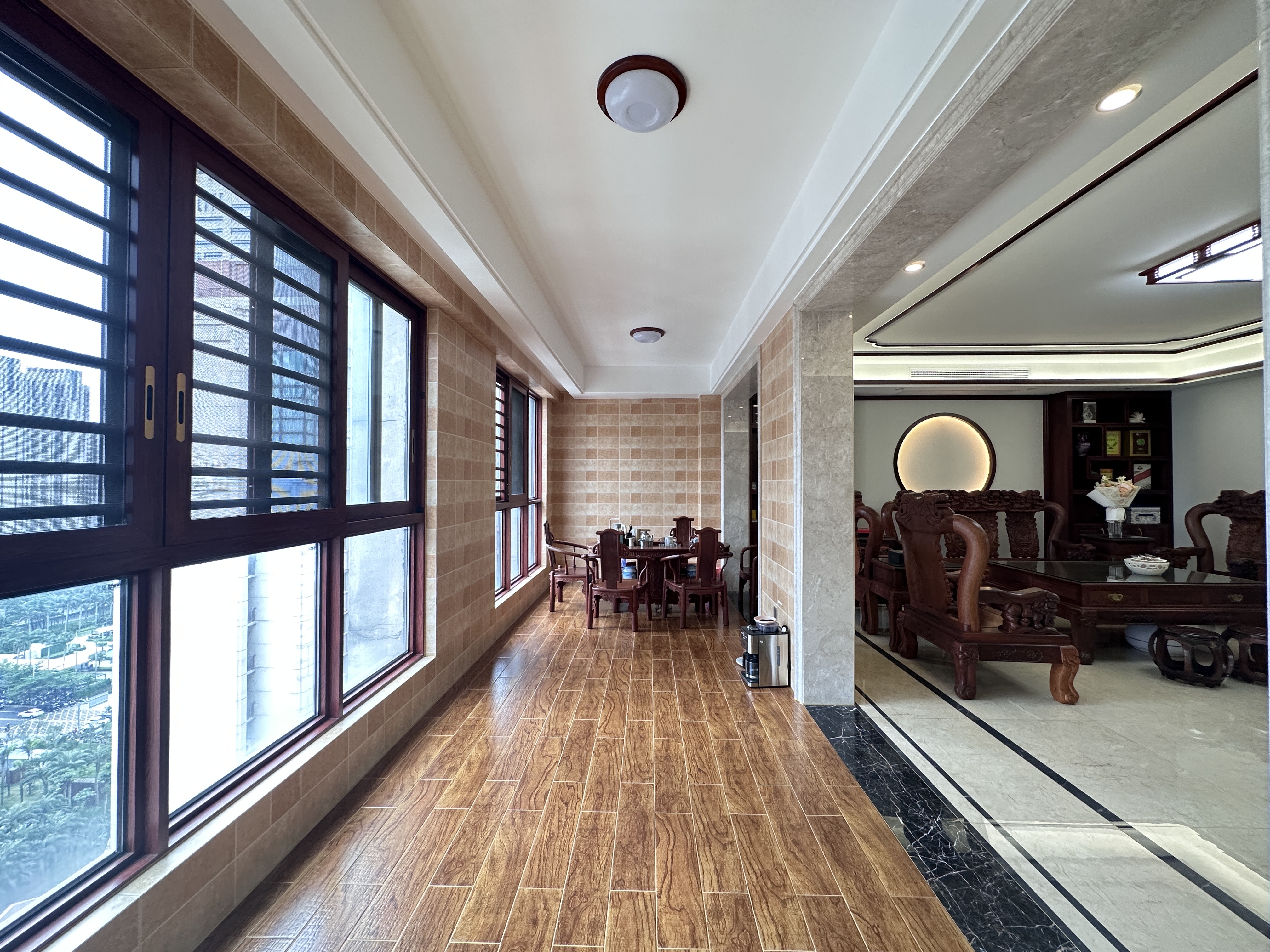 海航豪庭北苑  5室2厅4卫    580.0万 海航豪庭北苑  5室2厅4卫    580.0万客厅