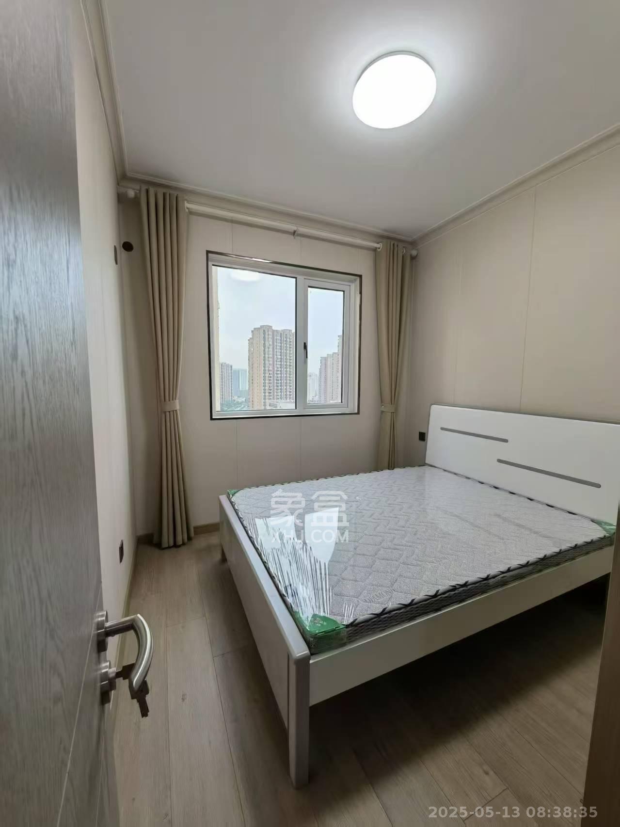 绿地新都会  2室1厅1卫    2500.0元/月室内图