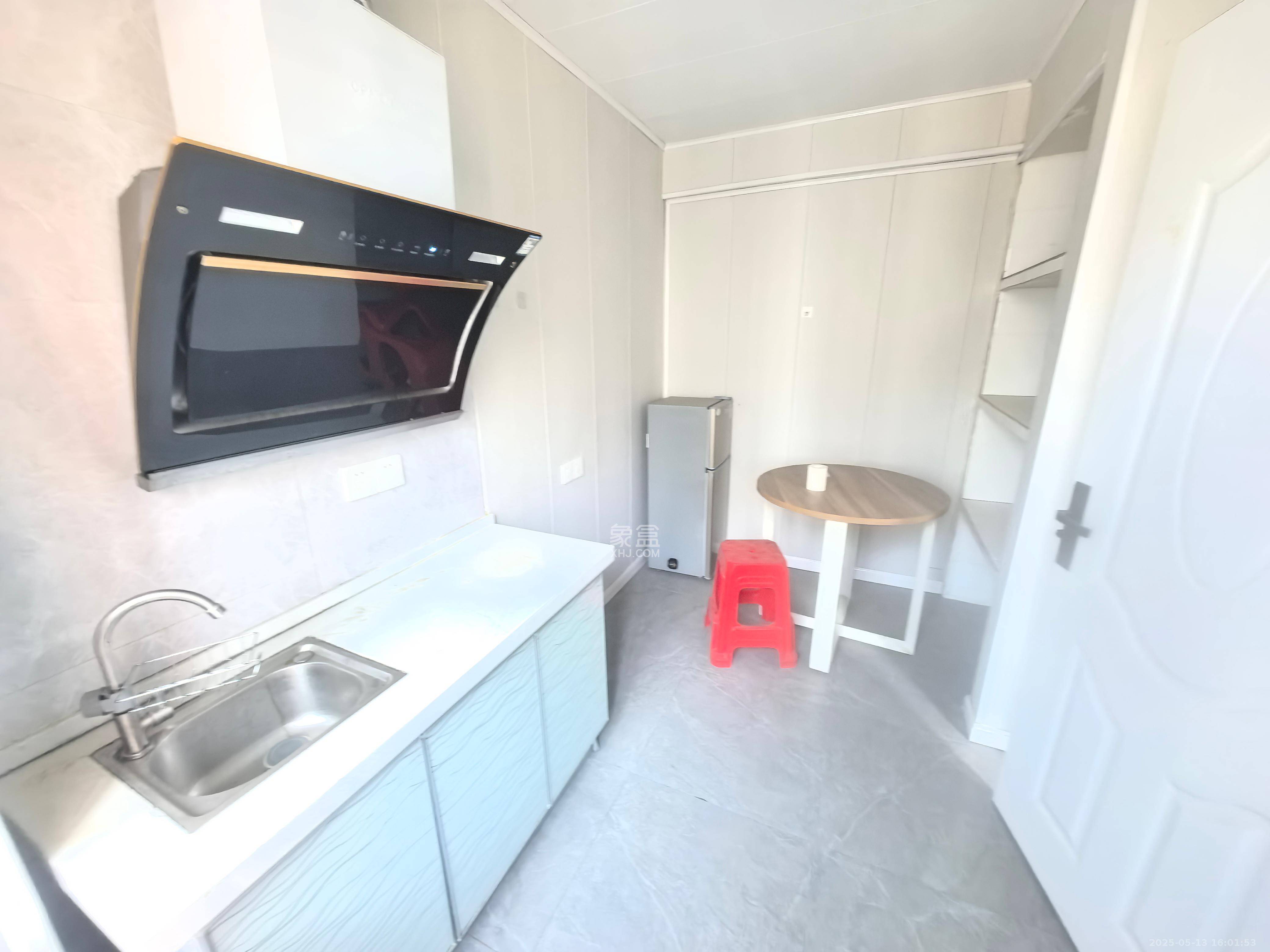 西岸润泽府  1室1厅1卫    1600.0元/月 西岸润泽府  1室1厅1卫    1600.0元/月室内图