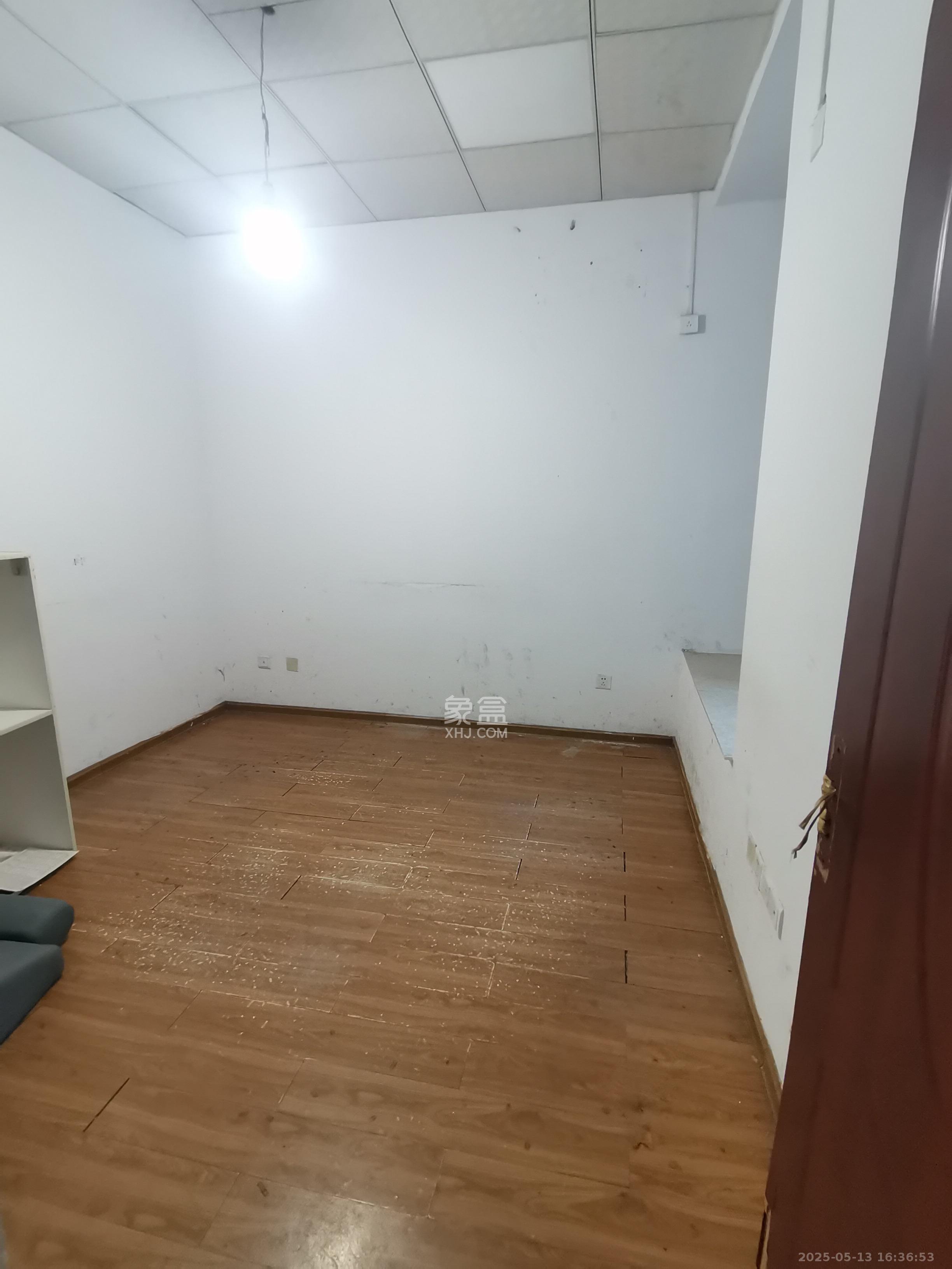 恒大雅苑 2室2厅1卫 2800.0元/月 恒大雅苑 2室2厅1卫 2800.0元/月室内图