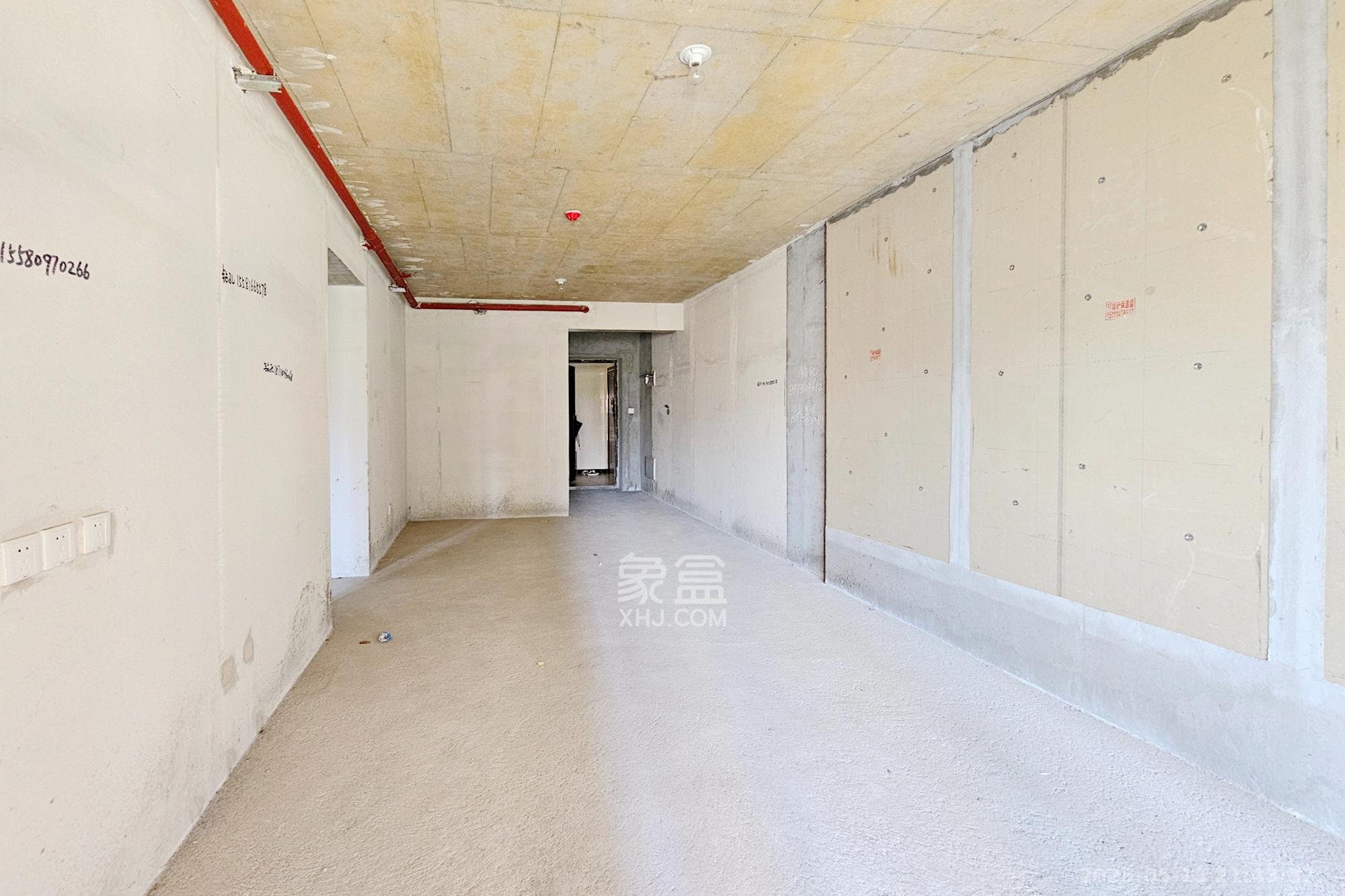 阳光城尚东湾愉景苑  3室2厅1卫    70.0万 阳光城尚东湾愉景苑  3室2厅1卫    70.0万客厅