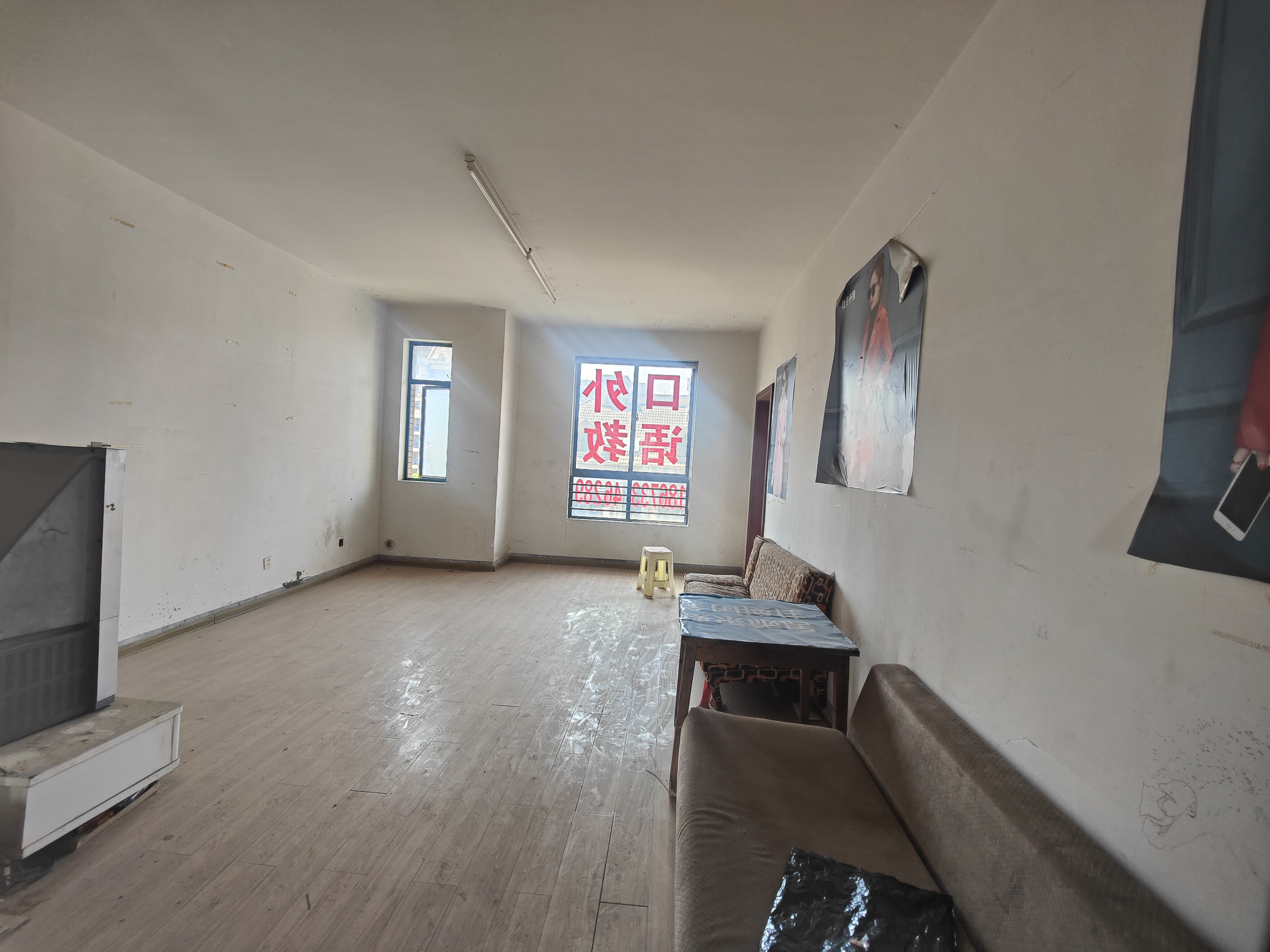 尚格名城天香国舍  3室2厅2卫    48.8万 尚格名城天香国舍  3室2厅2卫    48.8万