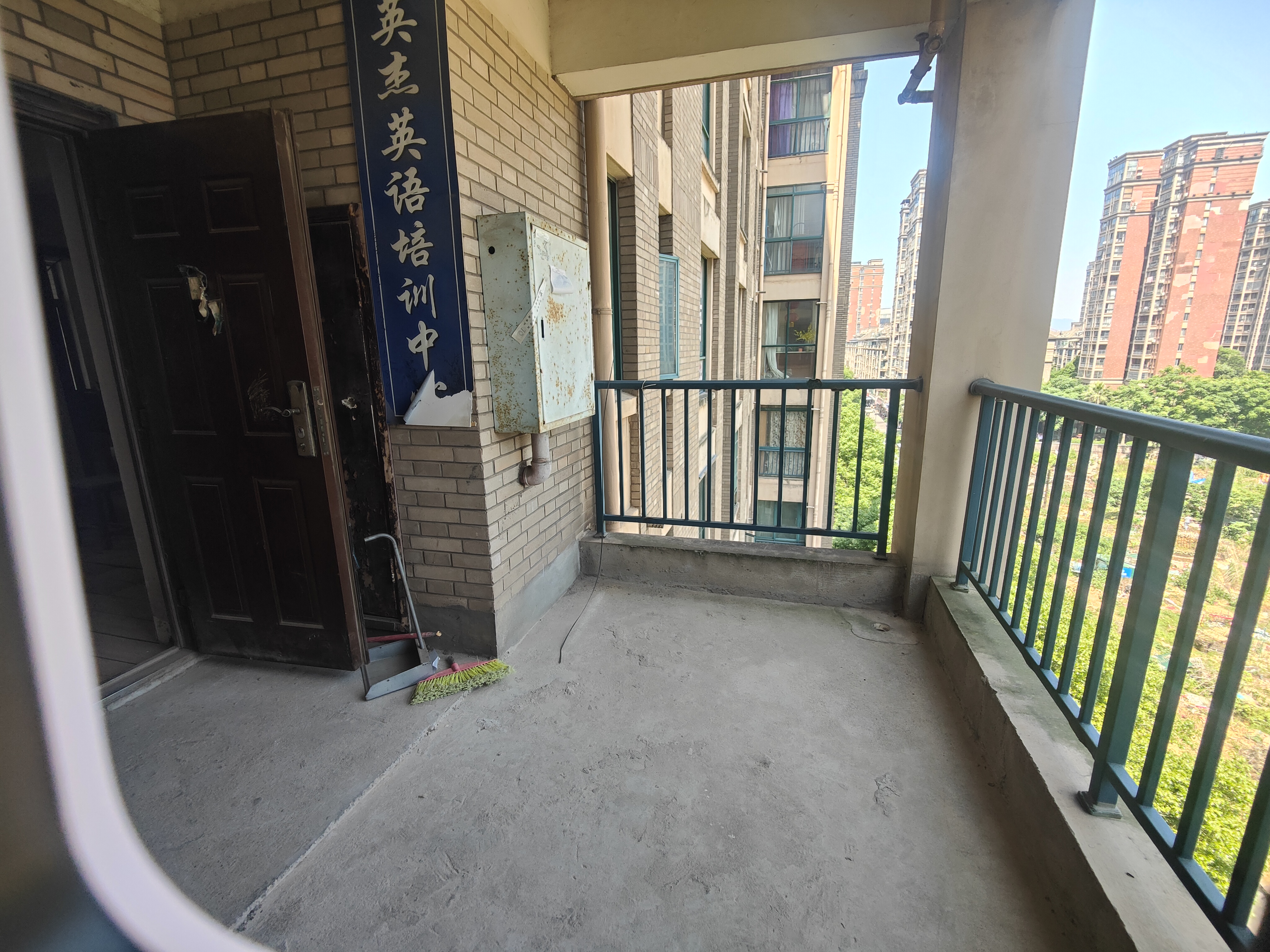 尚格名城天香国舍  3室2厅2卫    48.8万 尚格名城天香国舍  3室2厅2卫    48.8万室内图