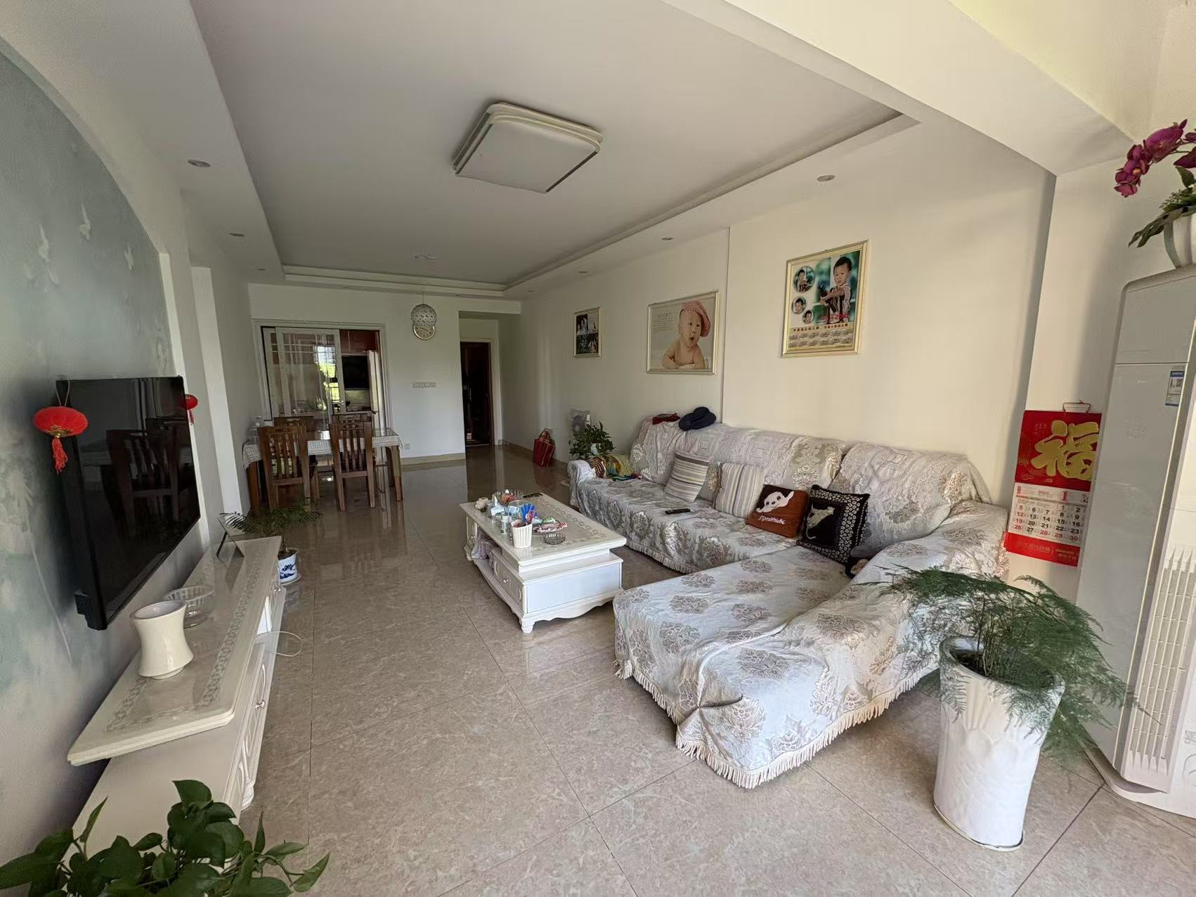 奥园广场  3室1厅2卫    70.0万 奥园广场  3室1厅2卫    70.0万室内图