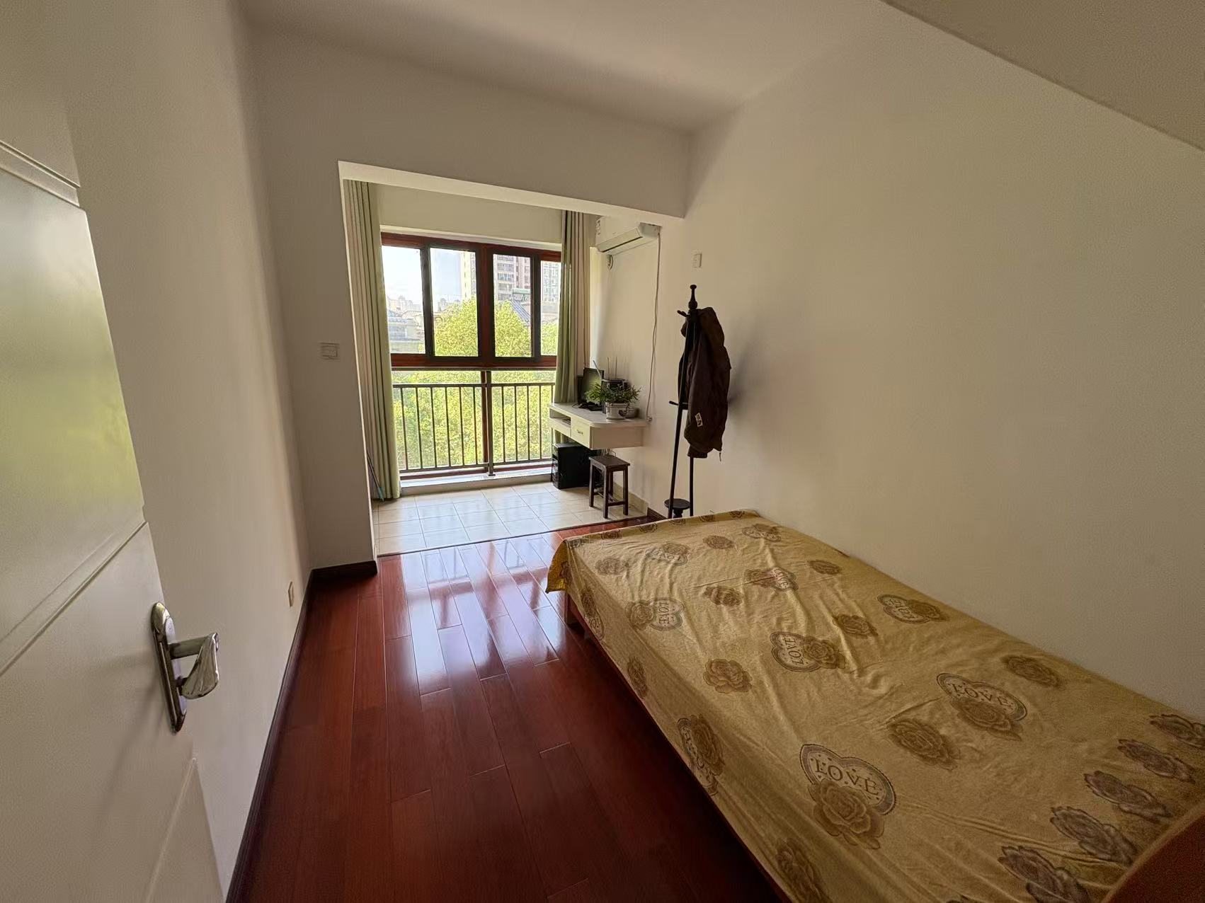 奥园广场  3室1厅2卫    70.0万 奥园广场  3室1厅2卫    70.0万室内图