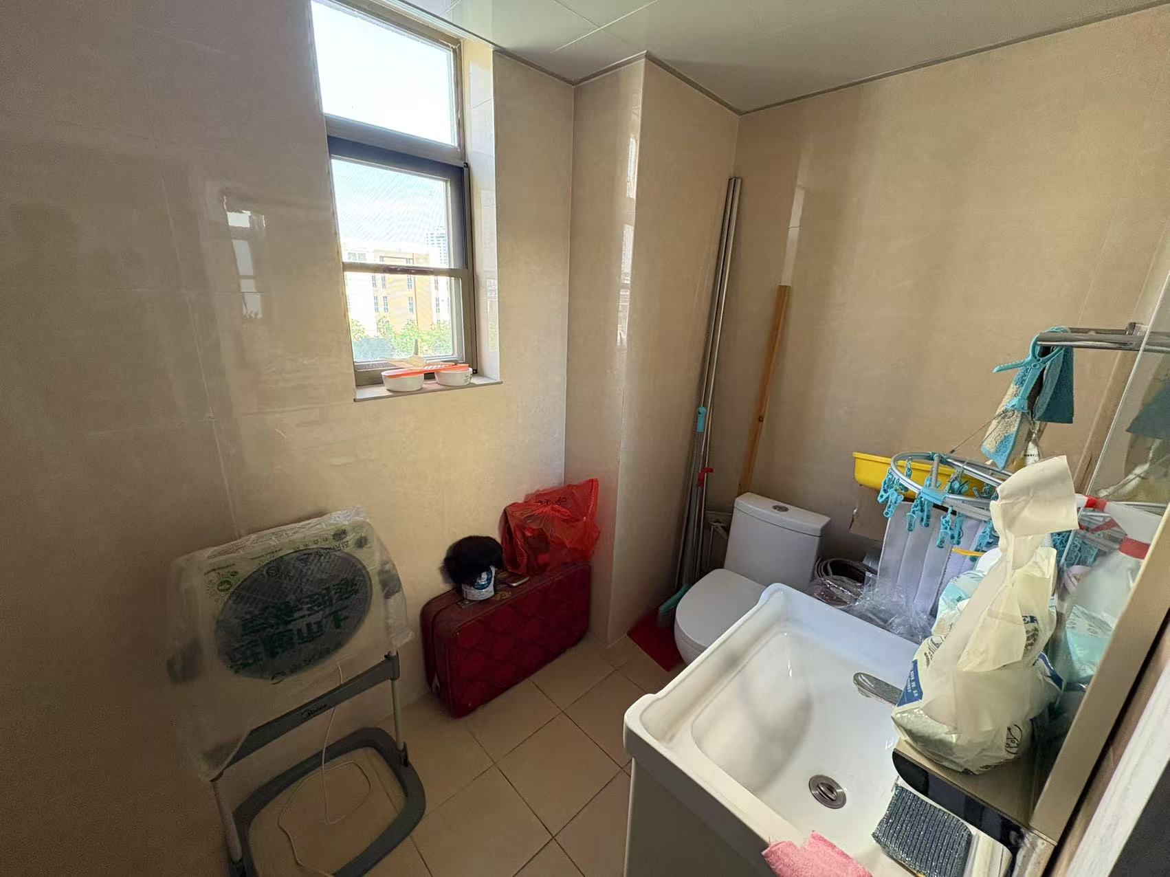 奥园广场  3室1厅2卫    70.0万 奥园广场  3室1厅2卫    70.0万室内图