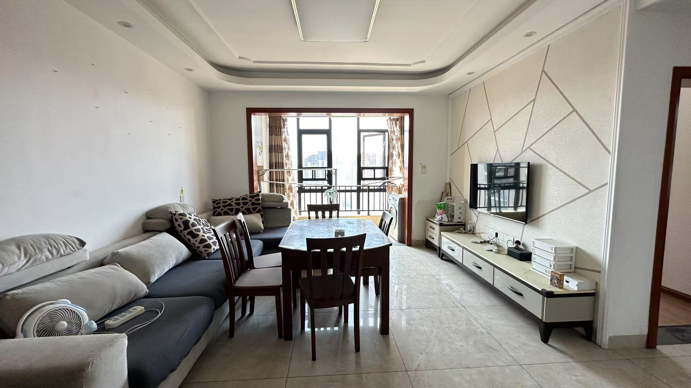 龙腾国际 2室2厅1卫 40.0万 龙腾国际 2室2厅1卫 40.0万室内图