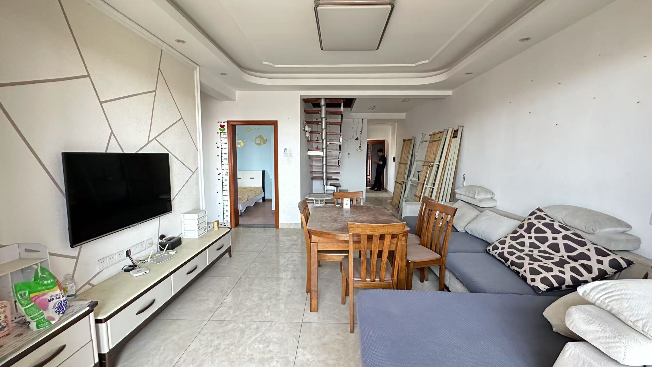 龙腾国际 2室2厅1卫 40.0万 龙腾国际 2室2厅1卫 40.0万室内图