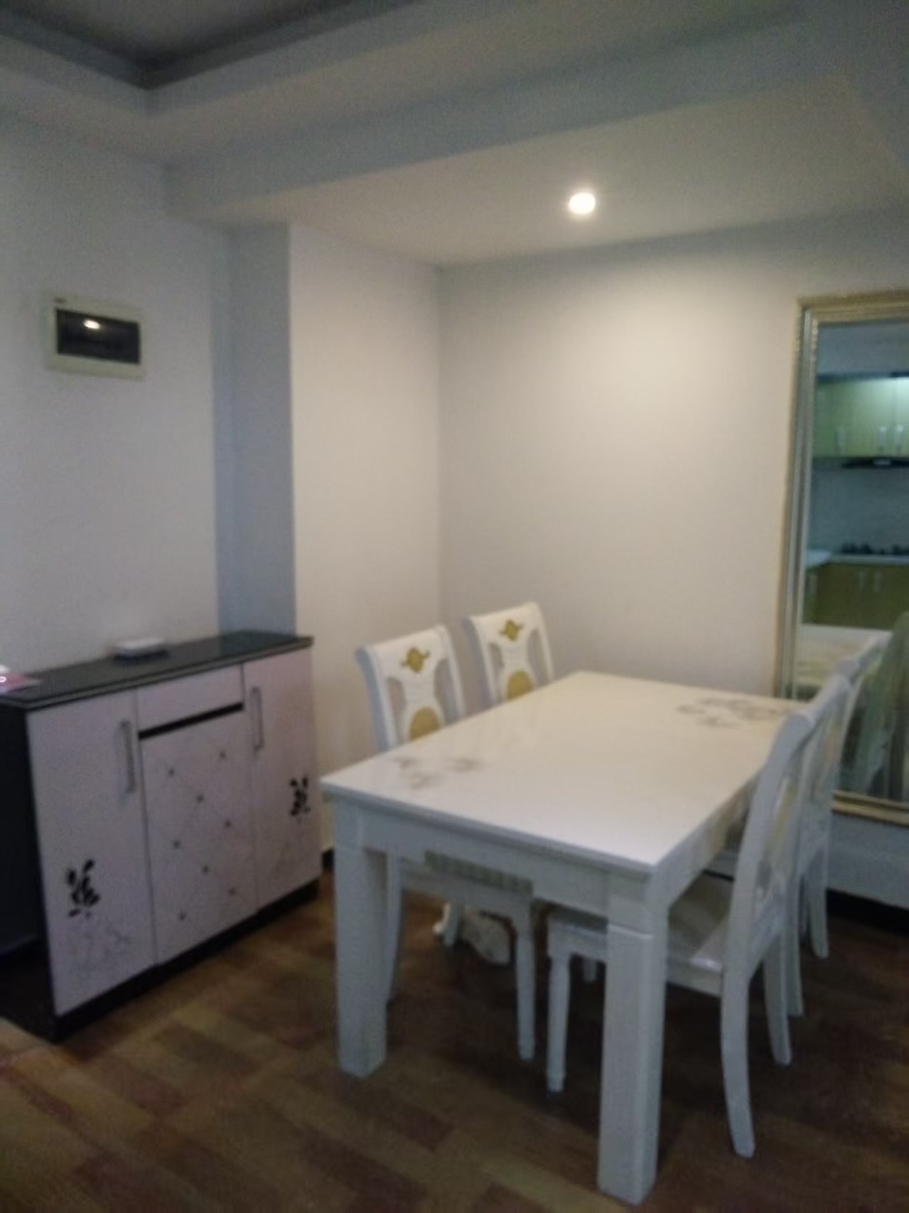 高盛澧园一二期 2室2厅1卫 1500.0元/月 高盛澧园一二期 2室2厅1卫 1500.0元/月室内图