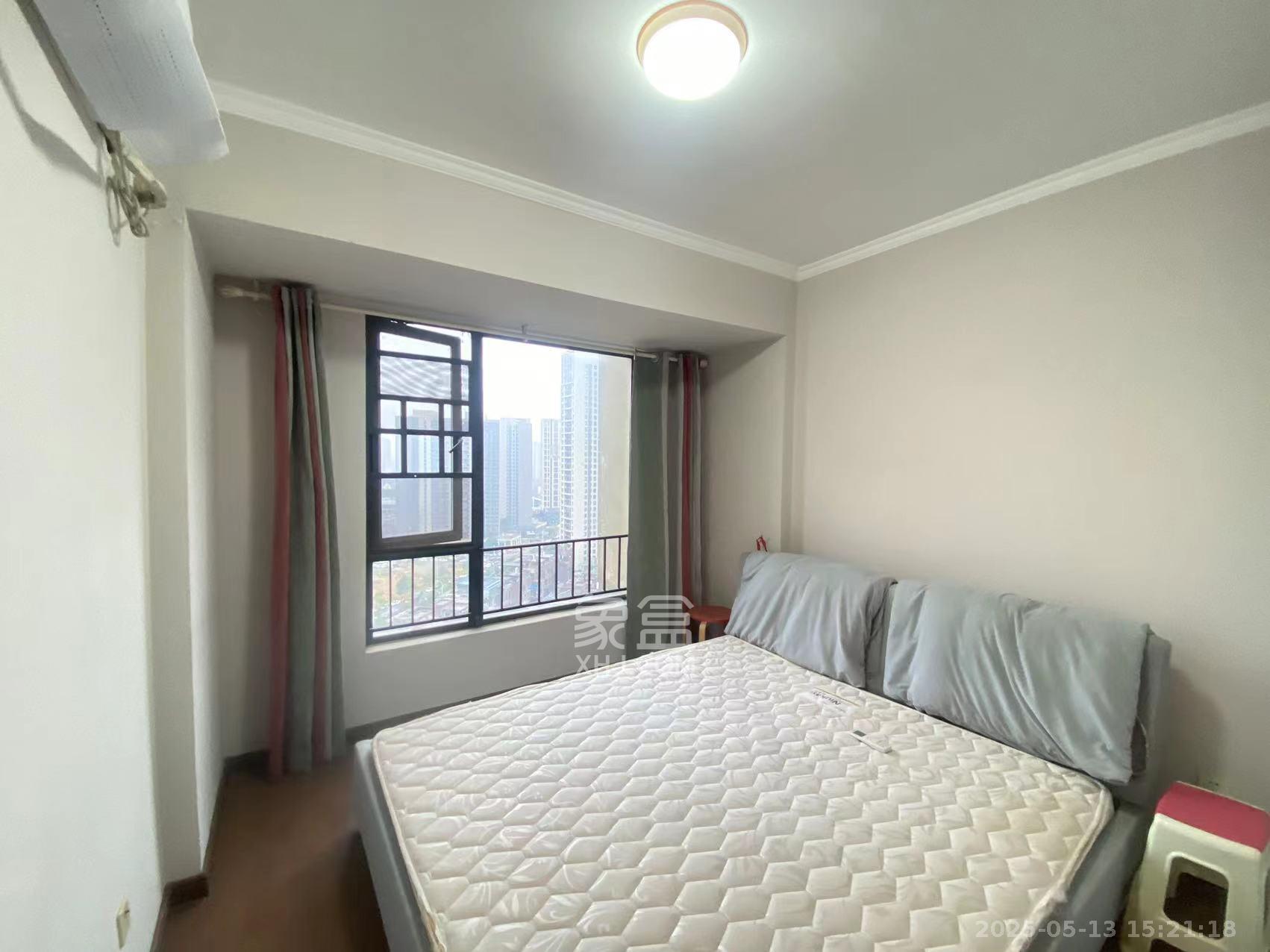 万科金域华府三四期  3室2厅1卫    2400.0元/月 万科金域华府三四期  3室2厅1卫    2400.0元/月室内图