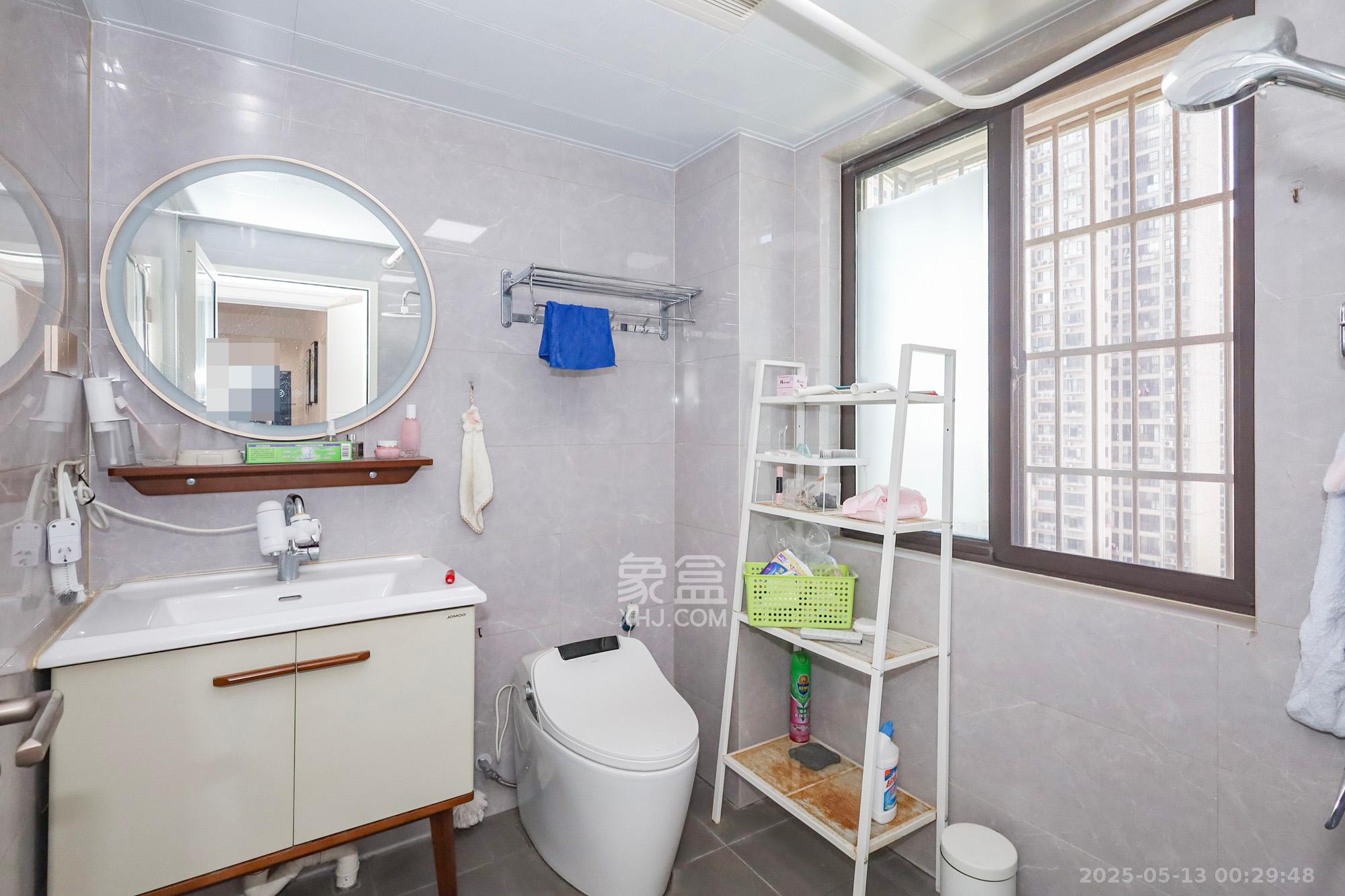 钰龙天下二期(钰龙佳园) 3室2厅2卫 220.0万 钰龙天下二期(钰龙佳园) 3室2厅2卫 220.0万卫生间