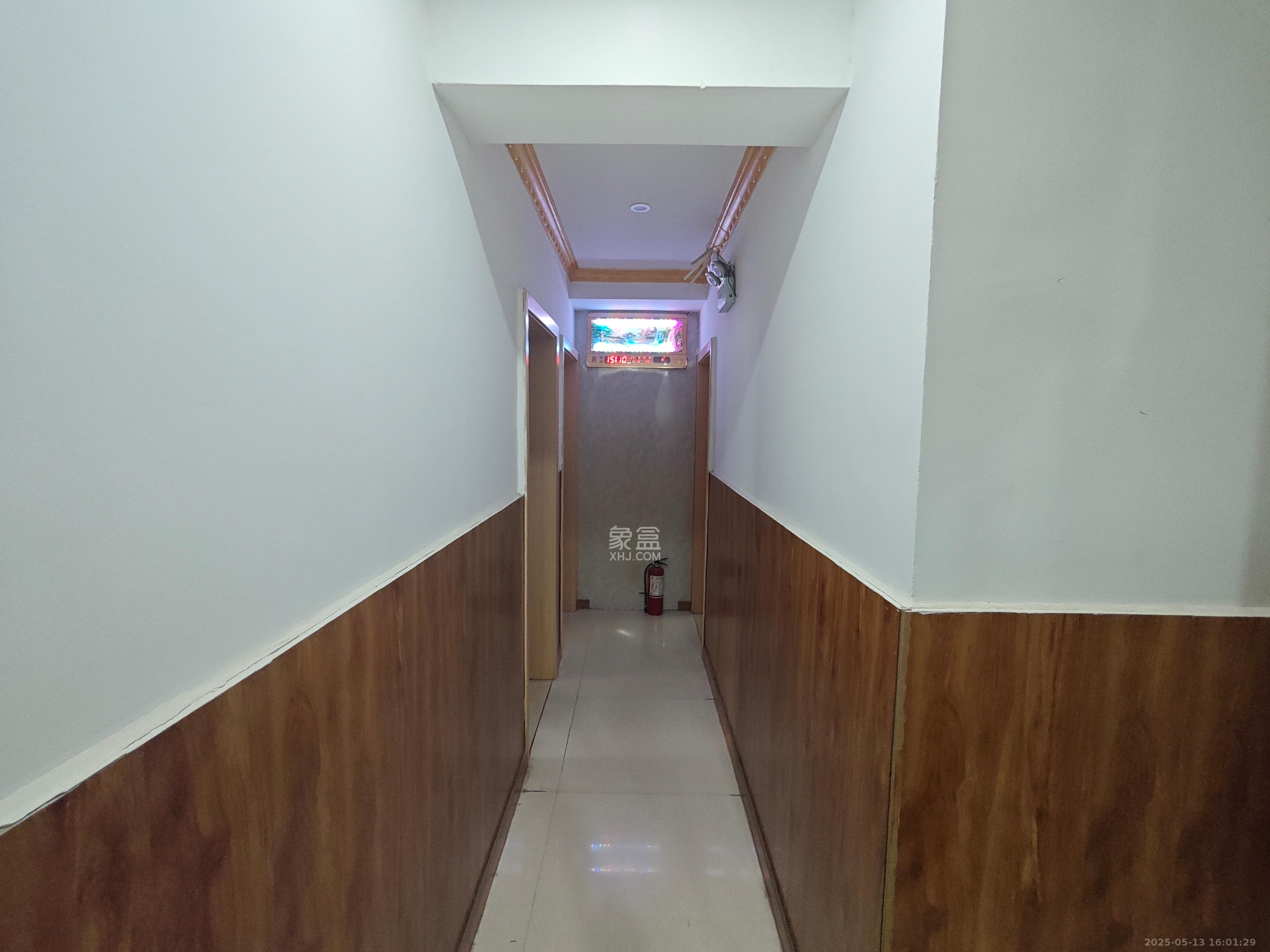 红树湾 6室2厅4卫 3500.0元/月 红树湾 6室2厅4卫 3500.0元/月室内图