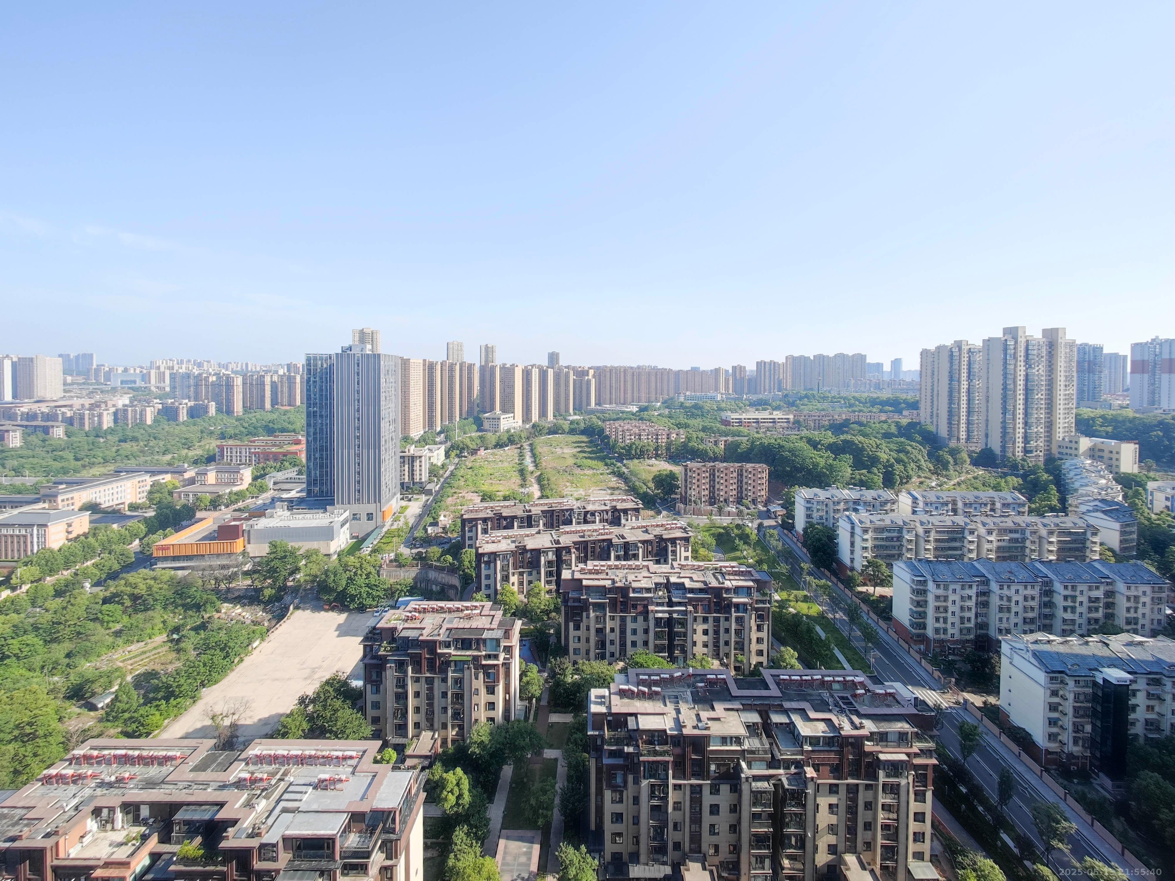 鑫苑木莲世家  2室2厅1卫    90.0万阳台