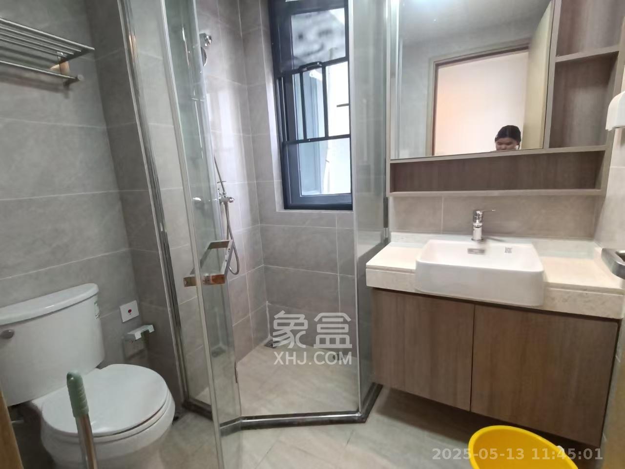 清控湖山雅居南区  3室2厅2卫   2500.00元/月室内图