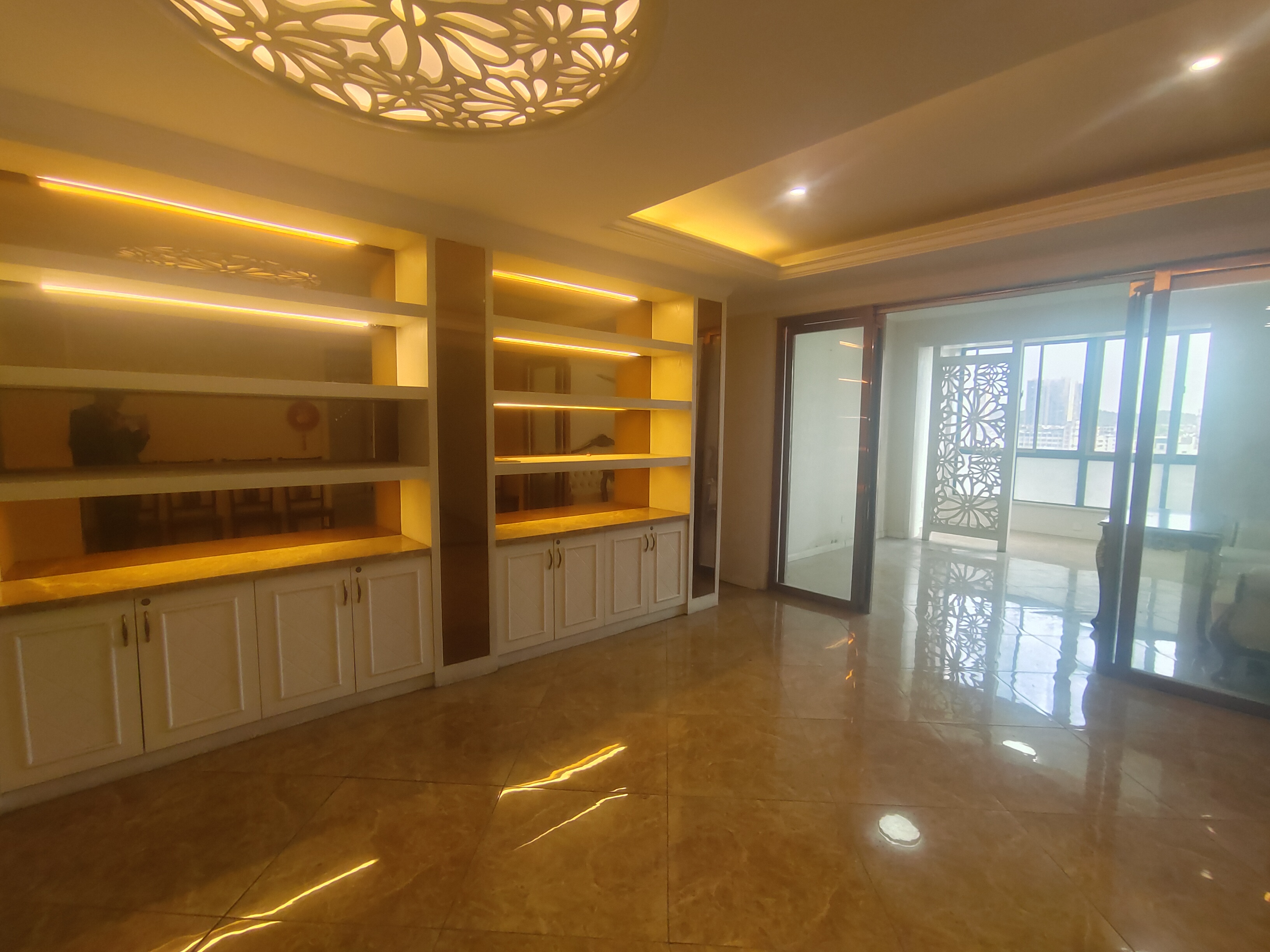 富厚名邸 3室2厅1卫 2400.0元/月 富厚名邸 3室2厅1卫 2400.0元/月室内图