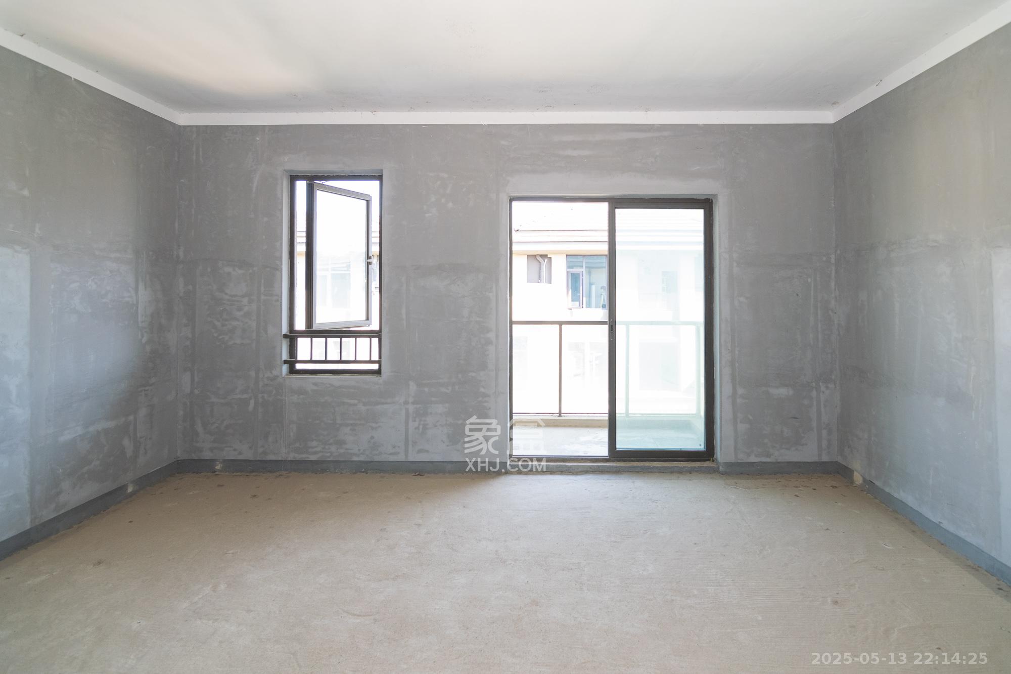 华润桃源里 5室3厅3卫 160.0万 华润桃源里 5室3厅3卫 160.0万卧室