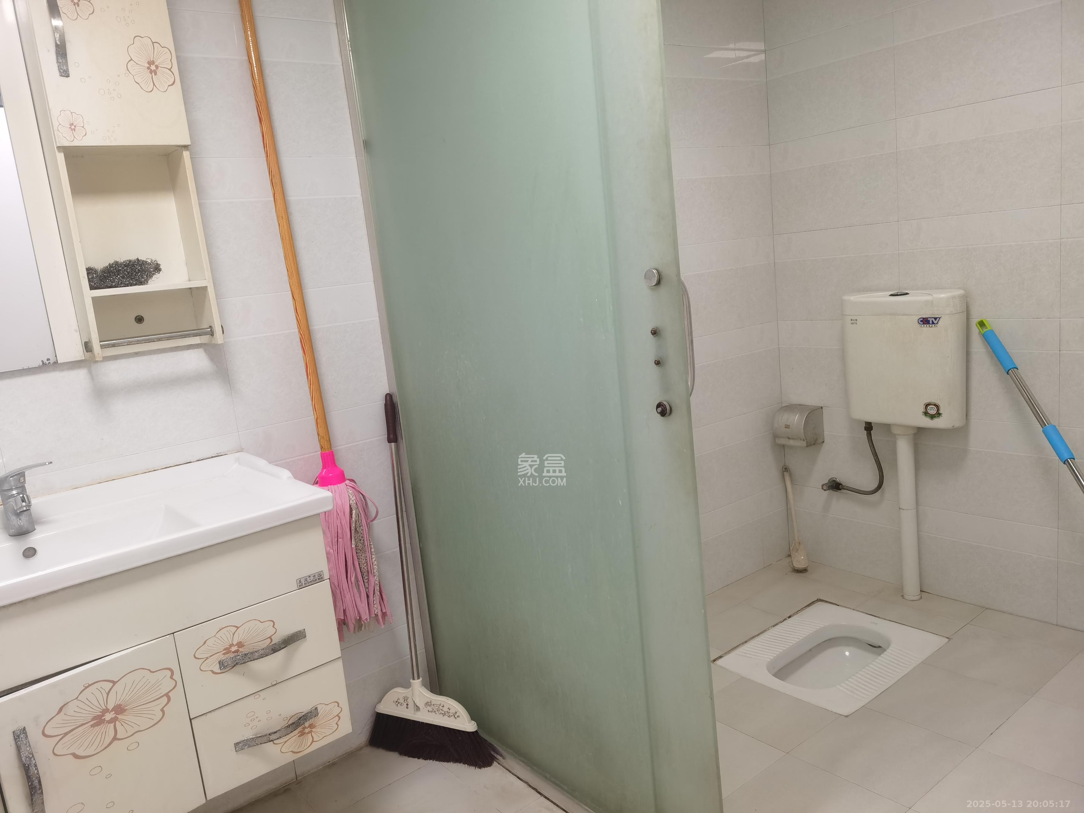 芙蓉环卫公寓  3室1厅1卫   1700.00元/月室内图