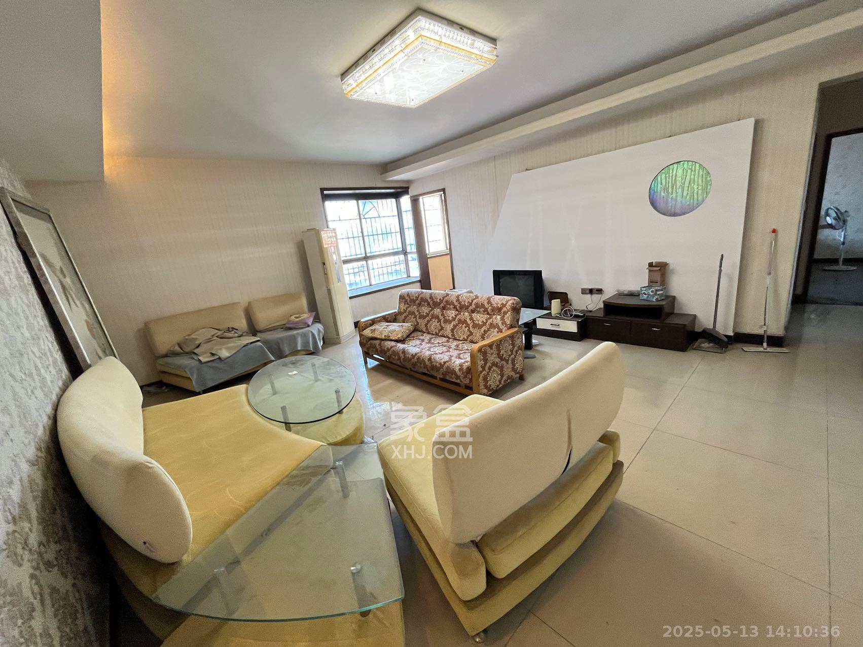 南明苑西区  4室2厅2卫    3000.0元/月 南明苑西区  4室2厅2卫    3000.0元/月室内图