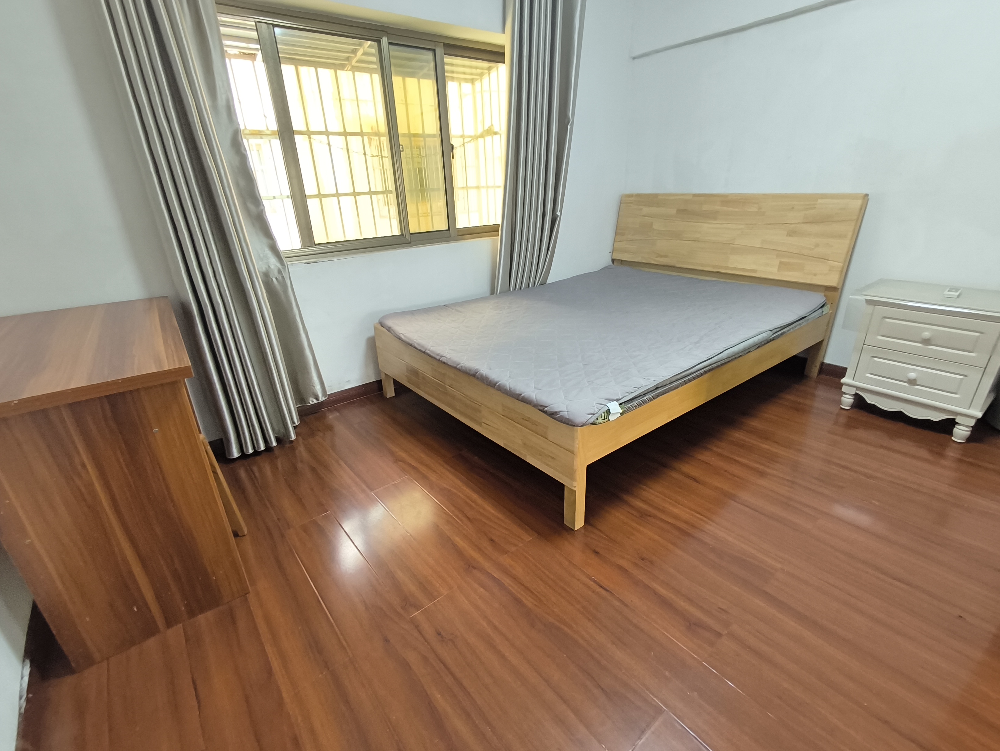 华林广场  2室1厅2卫   2100.00元/月户型图