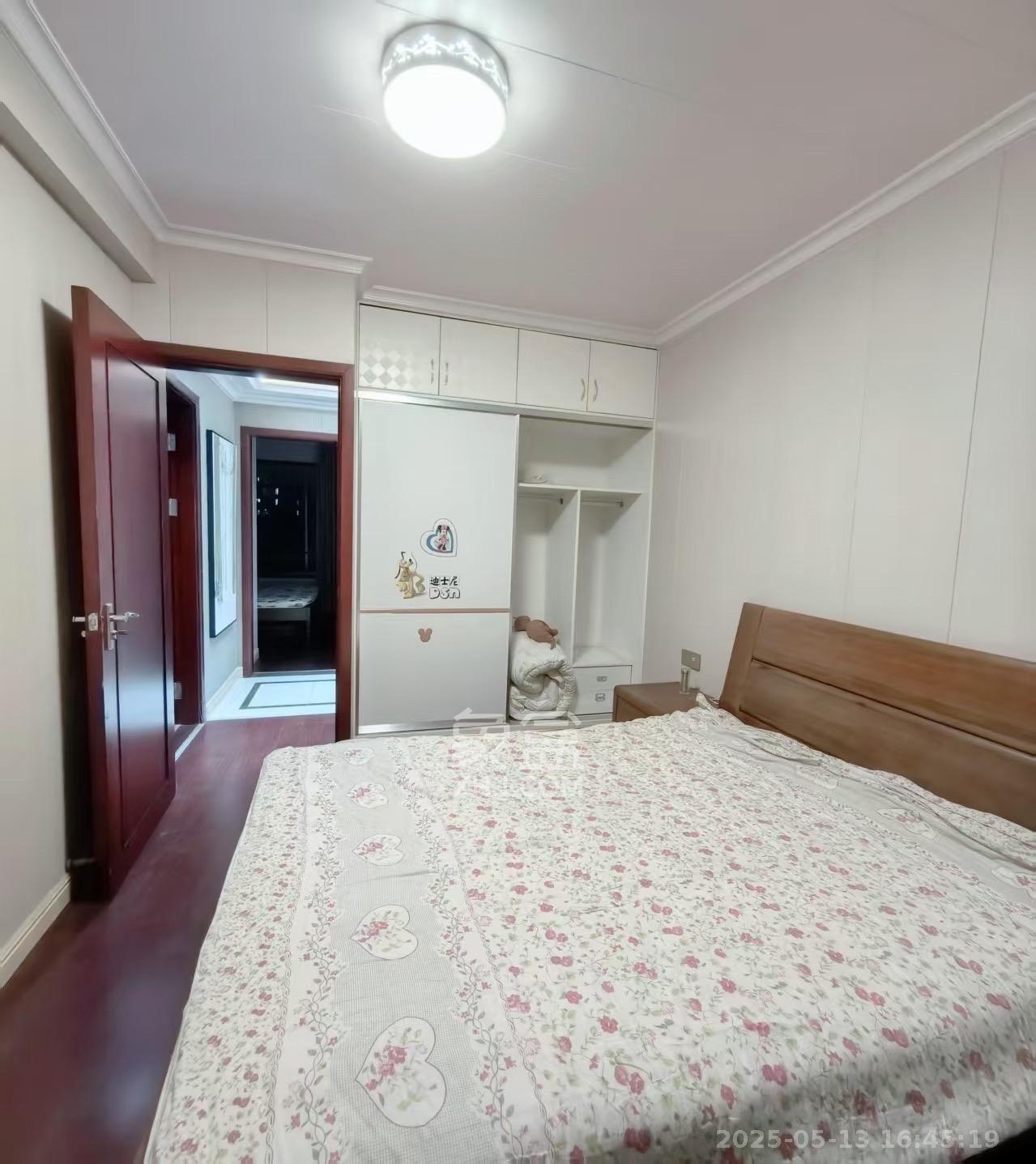 中海国际三期  5室2厅2卫    3500.0元/月室内图