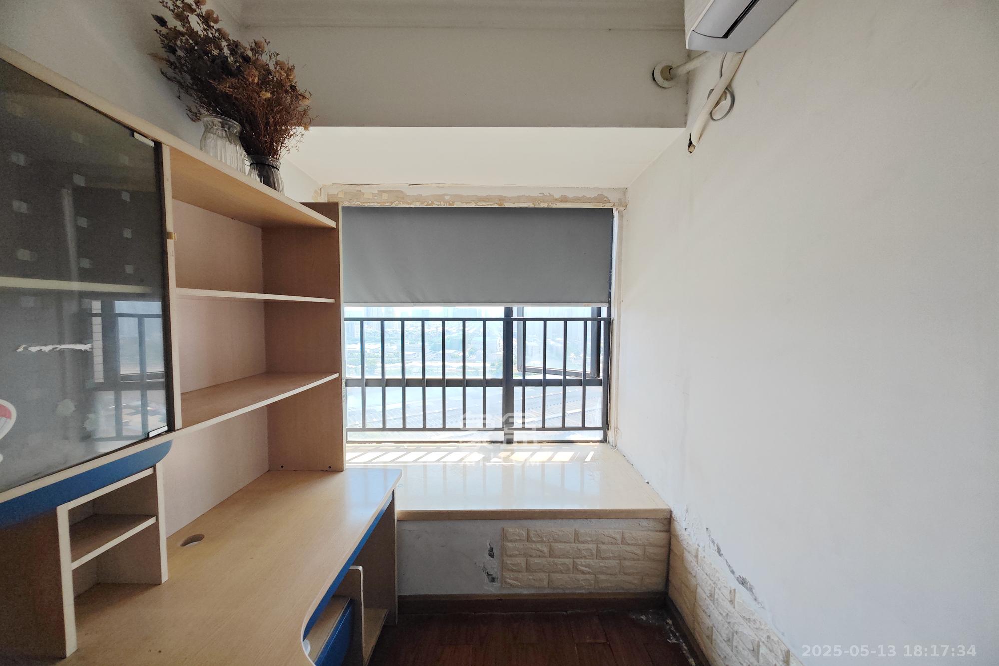 兰亭优壳（隽峰苑）  1室1厅1卫    25.0万阳台