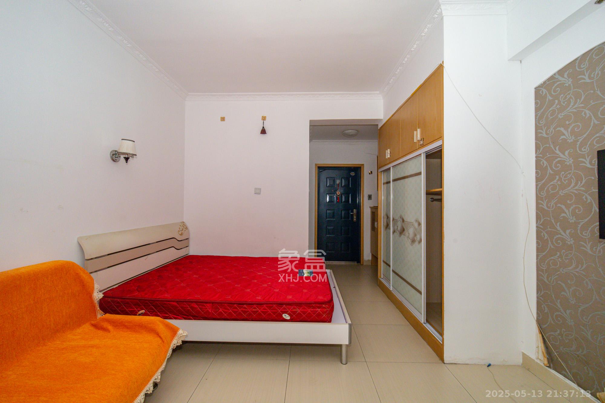 尚都花园城 2室2厅1卫 49.8万 尚都花园城 2室2厅1卫 49.8万客厅