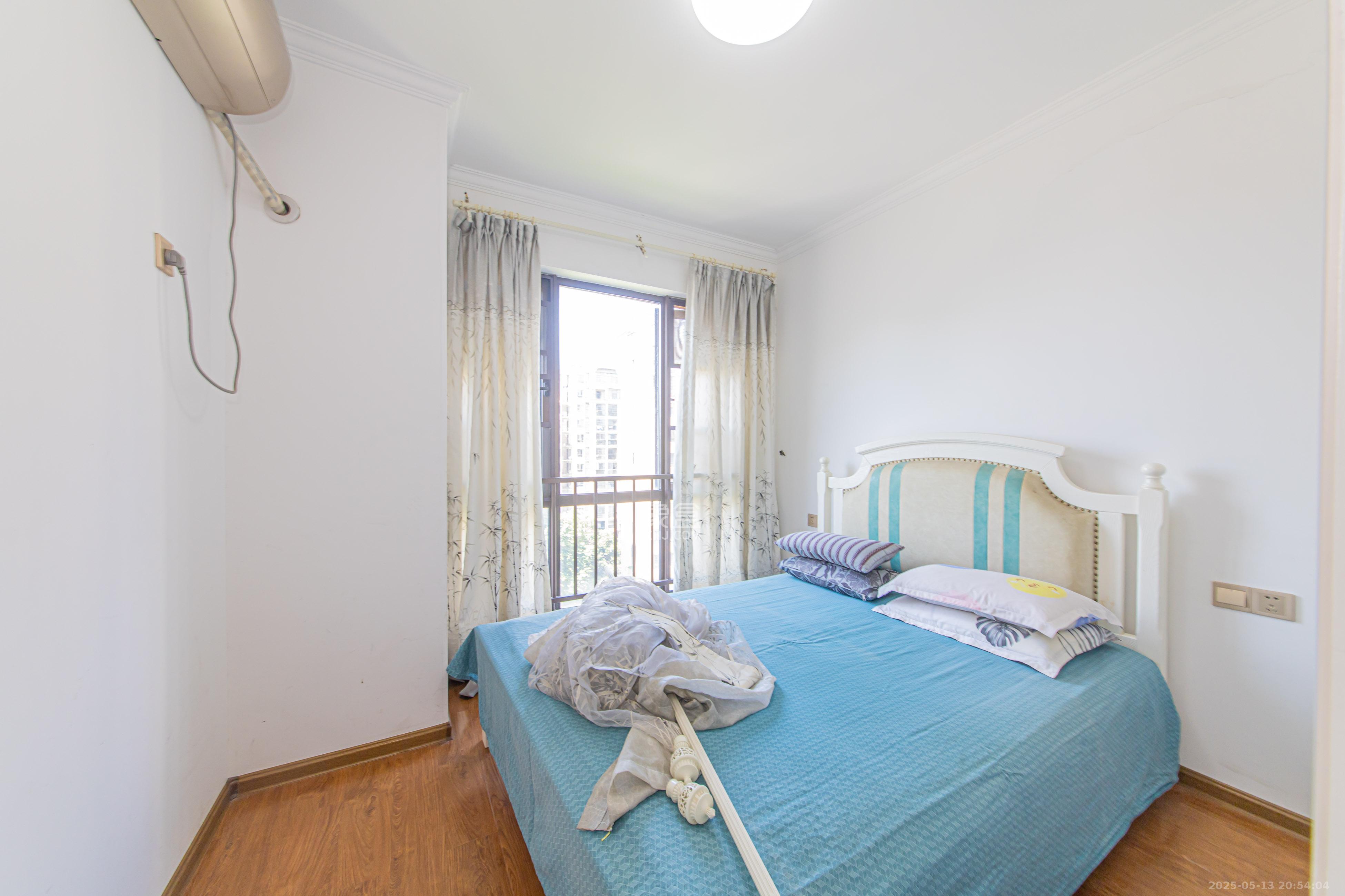 鑫远和城(一、二期) 4室2厅2卫 111.8万 鑫远和城(一、二期) 4室2厅2卫 111.8万卧室