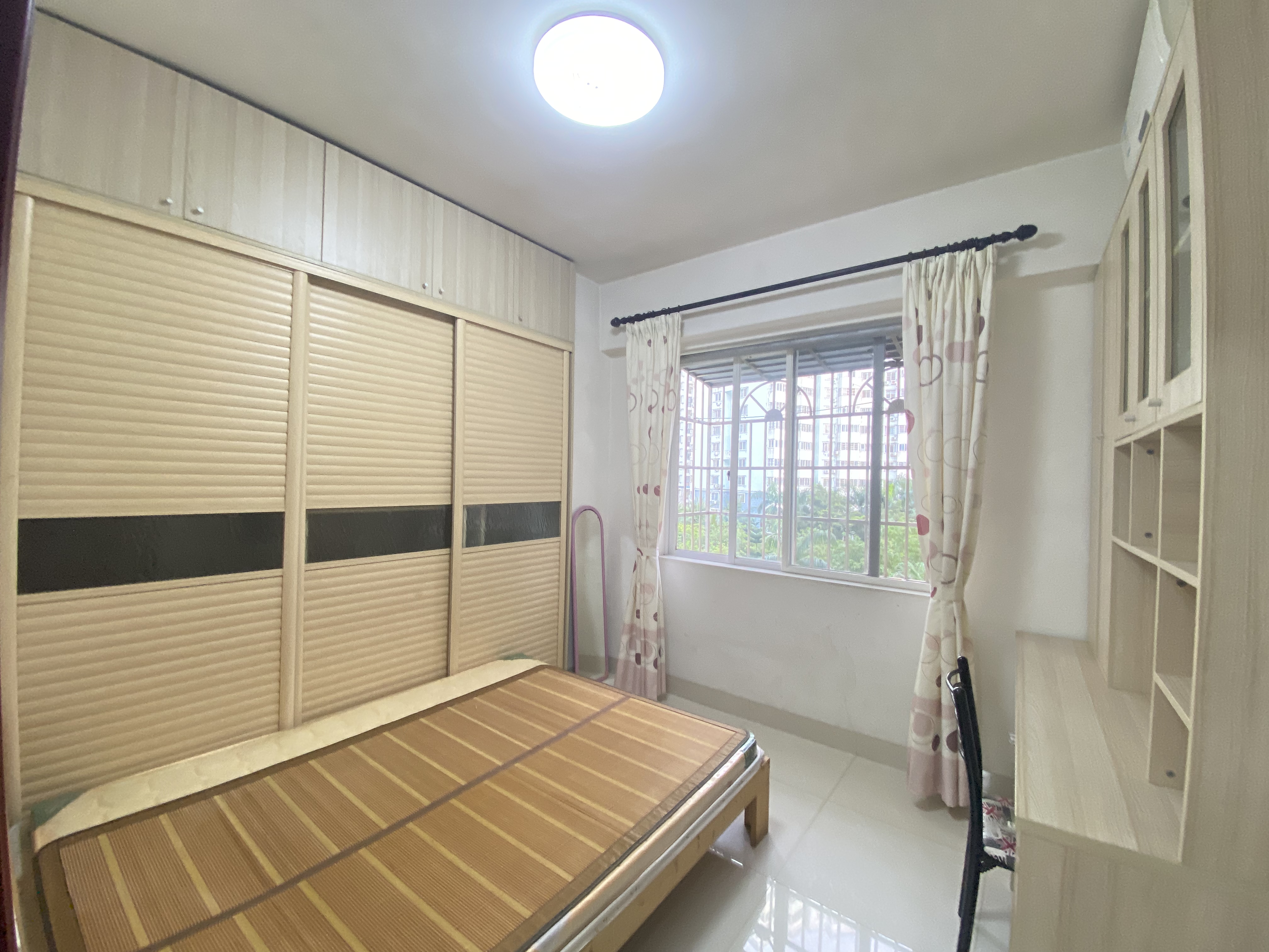 虹冠大厦  2室2厅1卫   2100.00元/月室内图