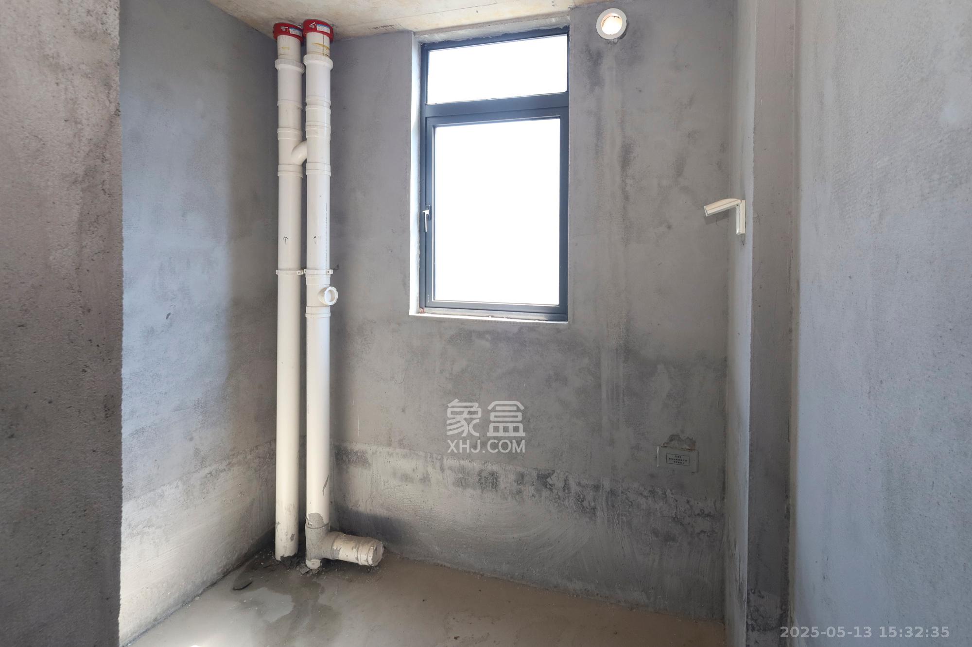 广泽上苑  4室2厅2卫   115.00万卫生间