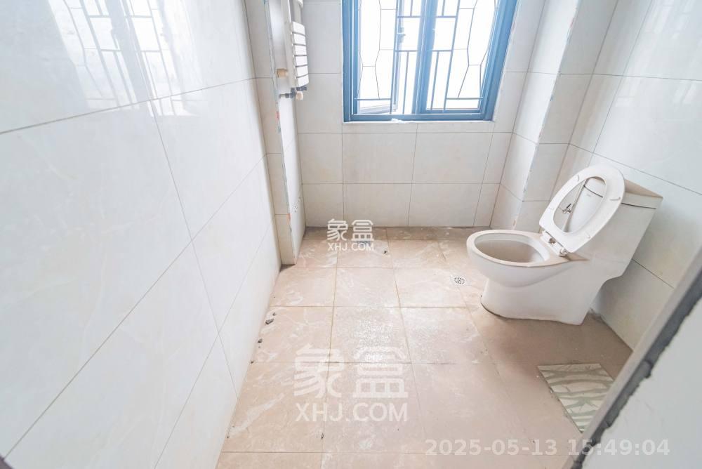 藏珑湖上国际花园 4室2厅2卫 3000.0元/月 藏珑湖上国际花园 4室2厅2卫 3000.0元/月室内图