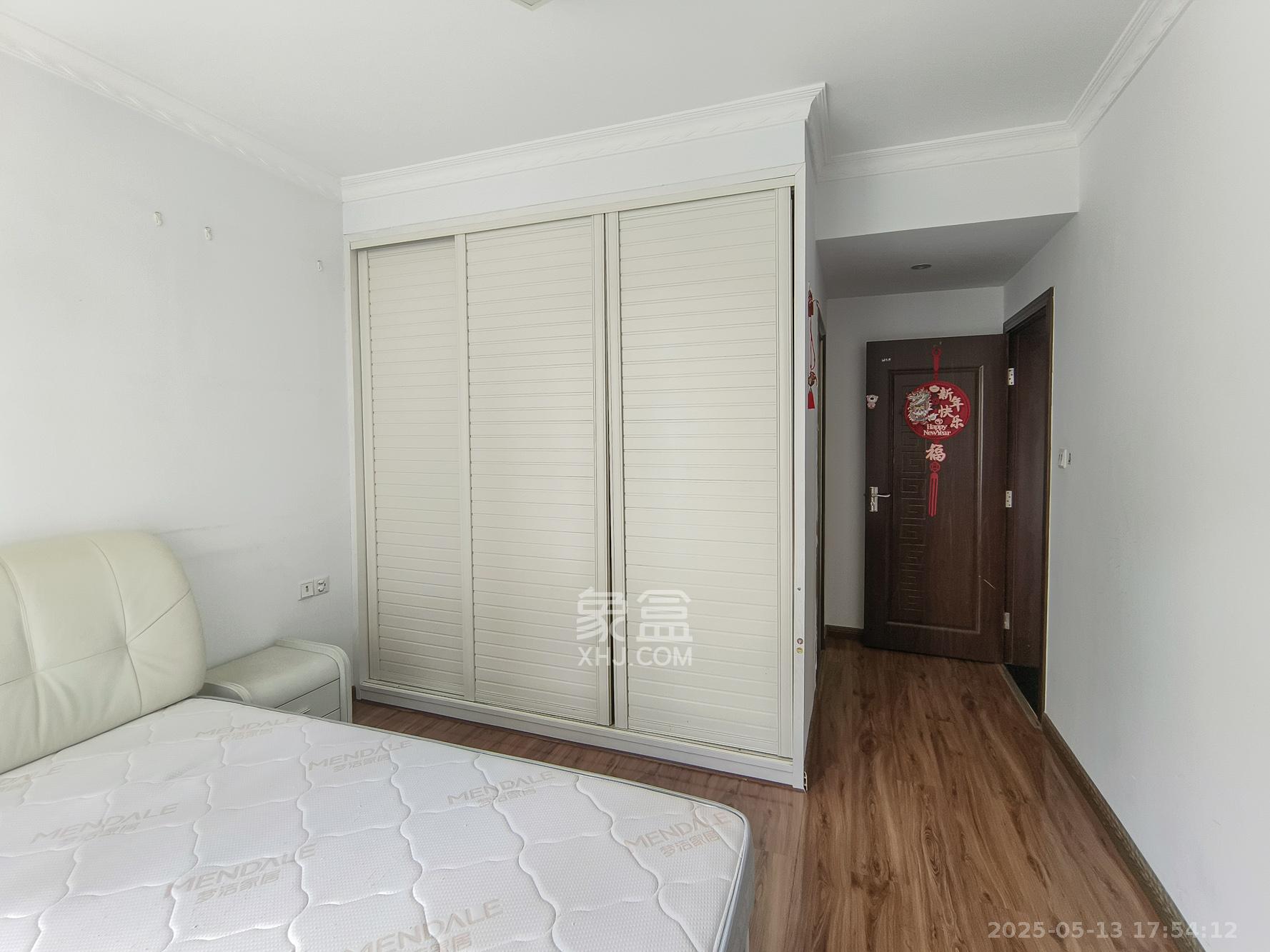 保利香槟国际 4室2厅2卫 97.8万 保利香槟国际 4室2厅2卫 97.8万卧室