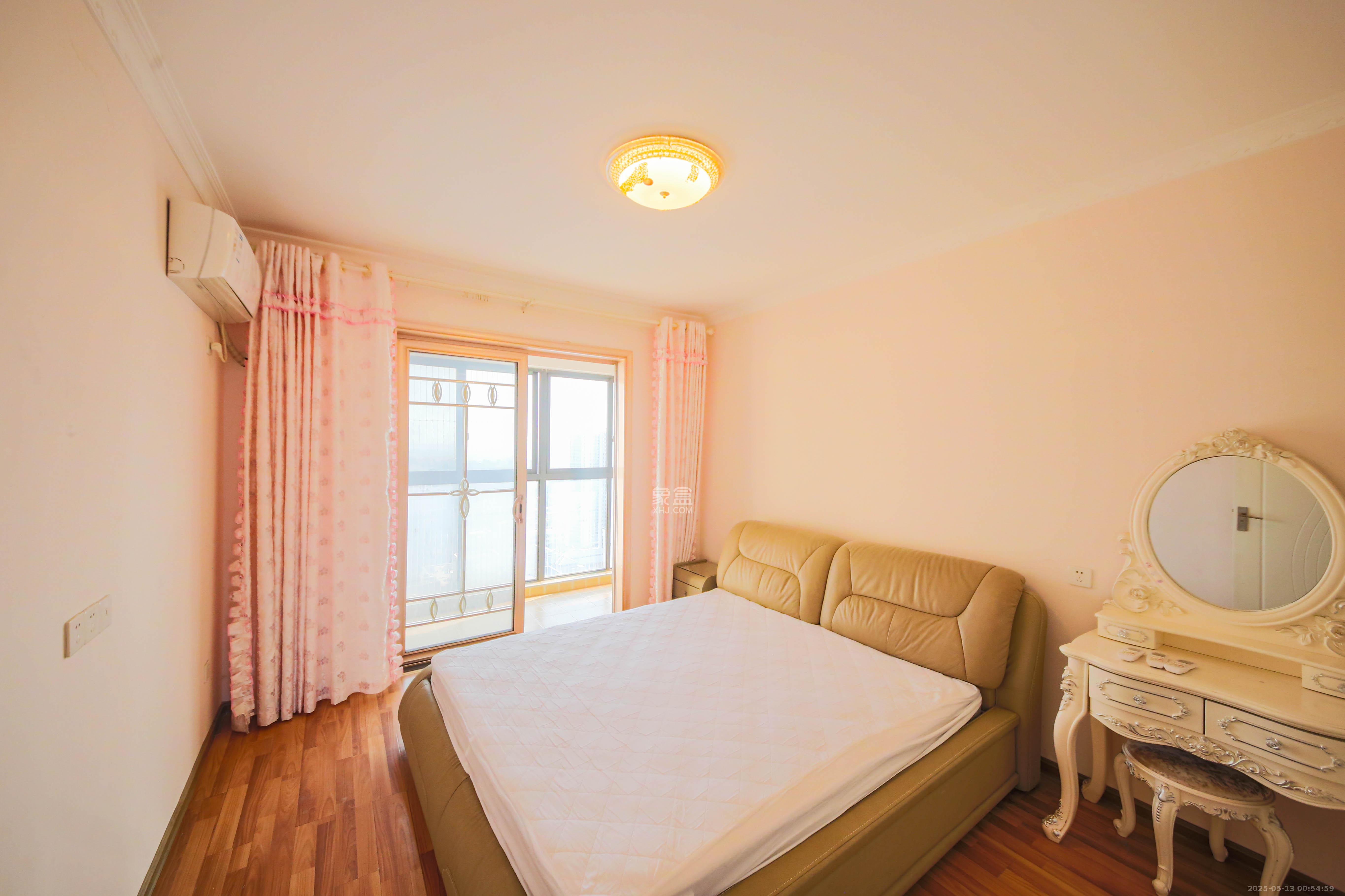 鑫远御文台一期 3室2厅1卫 92.0万 鑫远御文台一期 3室2厅1卫 92.0万卧室