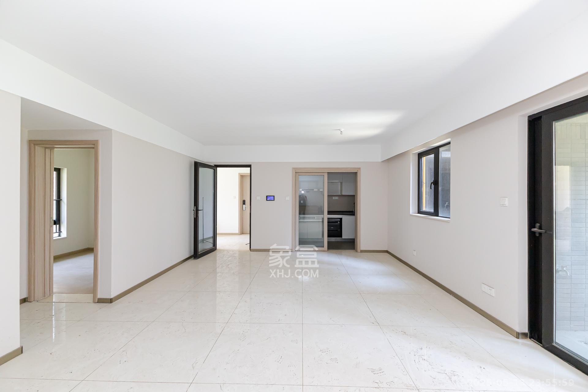 时代倾城三期 3室2厅2卫 89.0万 时代倾城三期 3室2厅2卫 89.0万客厅