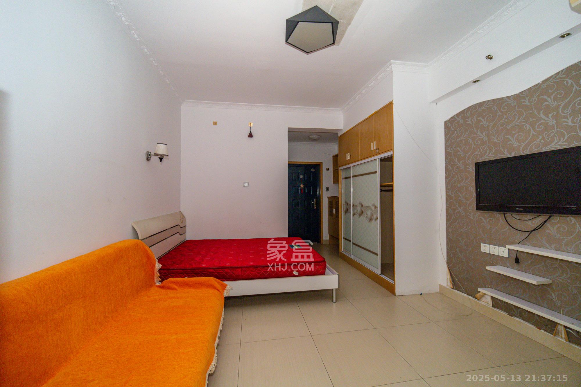 尚都花园城 2室2厅1卫 49.8万 尚都花园城 2室2厅1卫 49.8万客厅