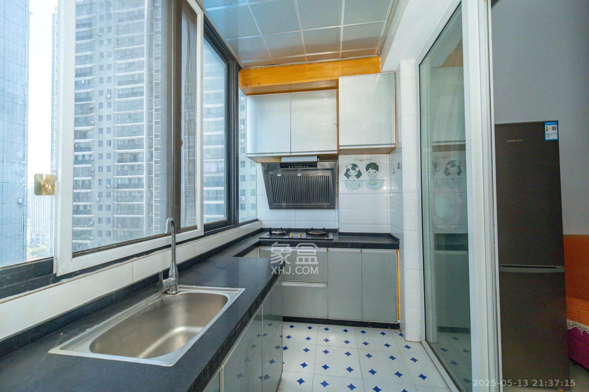 尚都花园城 2室2厅1卫 49.8万 尚都花园城 2室2厅1卫 49.8万厨房