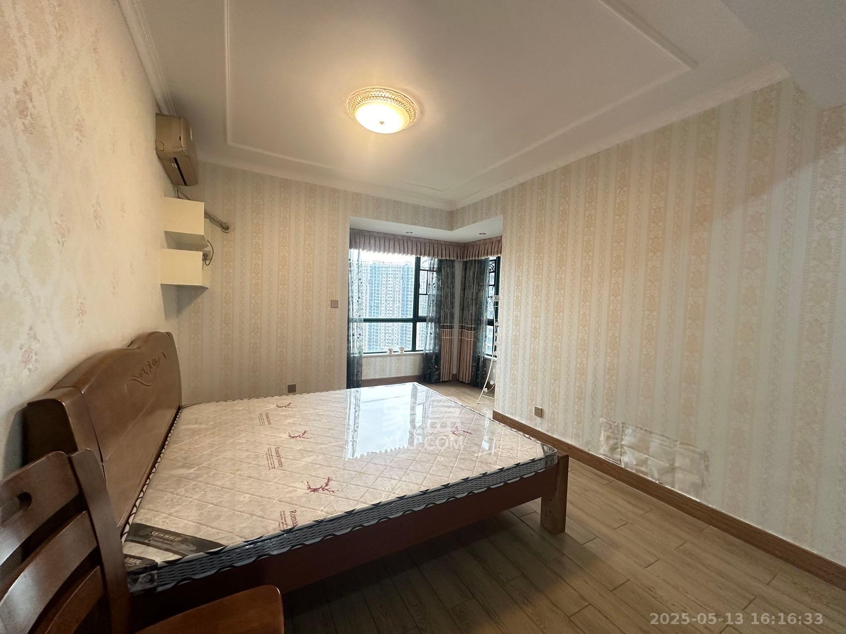 维一星城原山苑  3室2厅2卫    2500.0元/月室内图