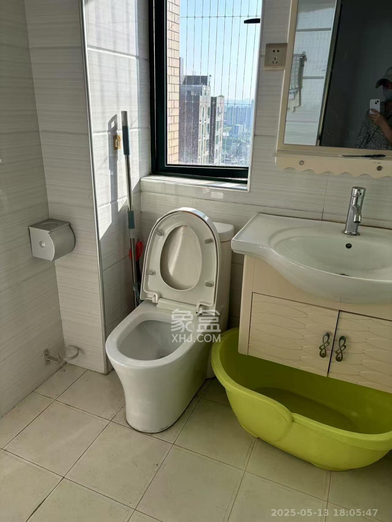 洋湖时代 4室2厅2卫 2300.0元/月 洋湖时代 4室2厅2卫 2300.0元/月室内图