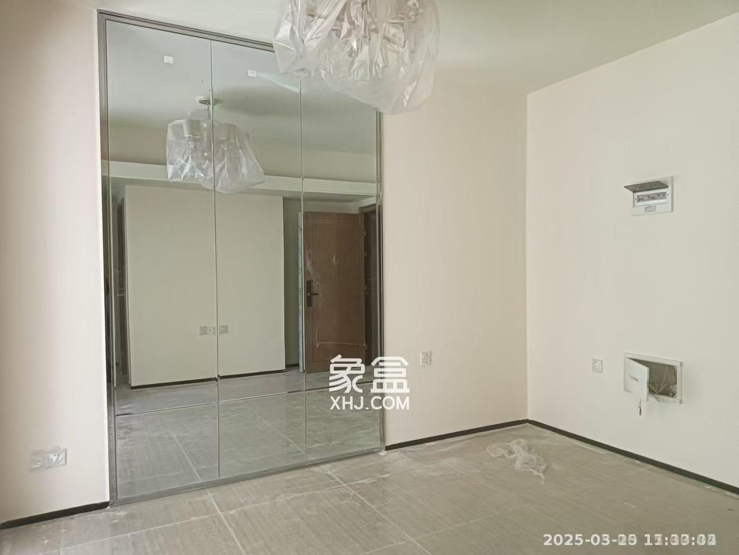 恒大金融广场  1室2厅1卫   1800.00元/月
