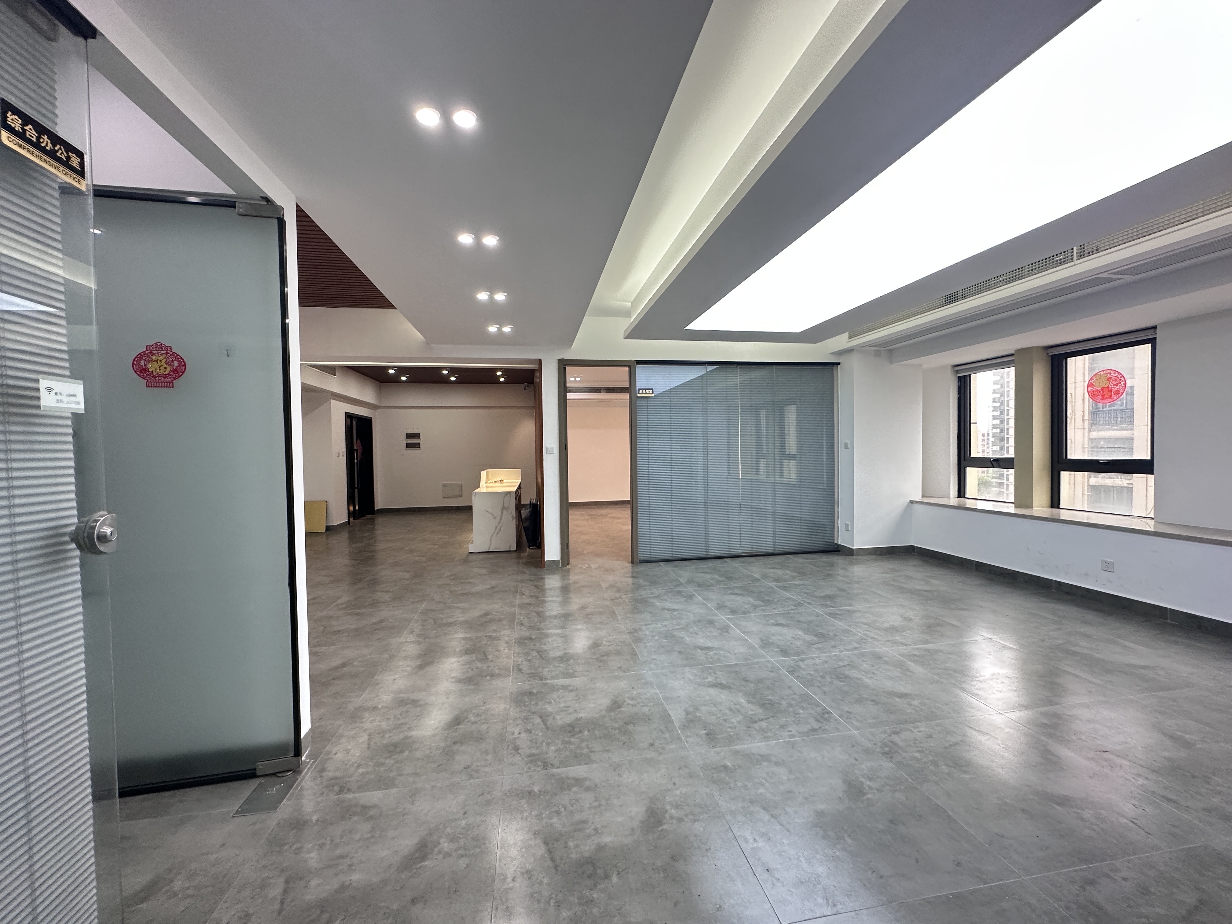 海航豪庭南苑 4室2厅2卫 14000.0元/月 海航豪庭南苑 4室2厅2卫 14000.0元/月室内图