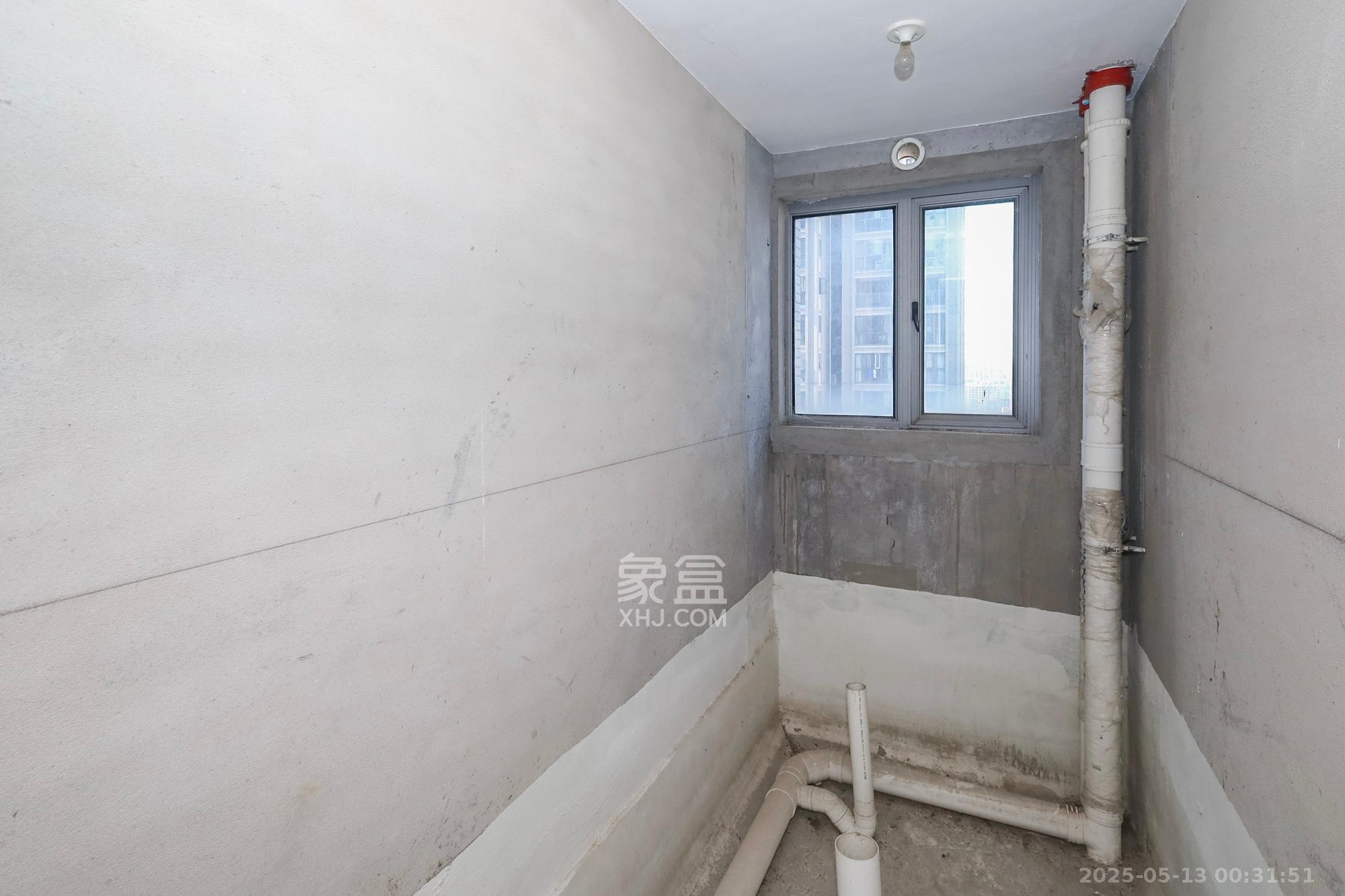 八方小区C区 4室2厅2卫 438.0万 八方小区C区 4室2厅2卫 438.0万卫生间