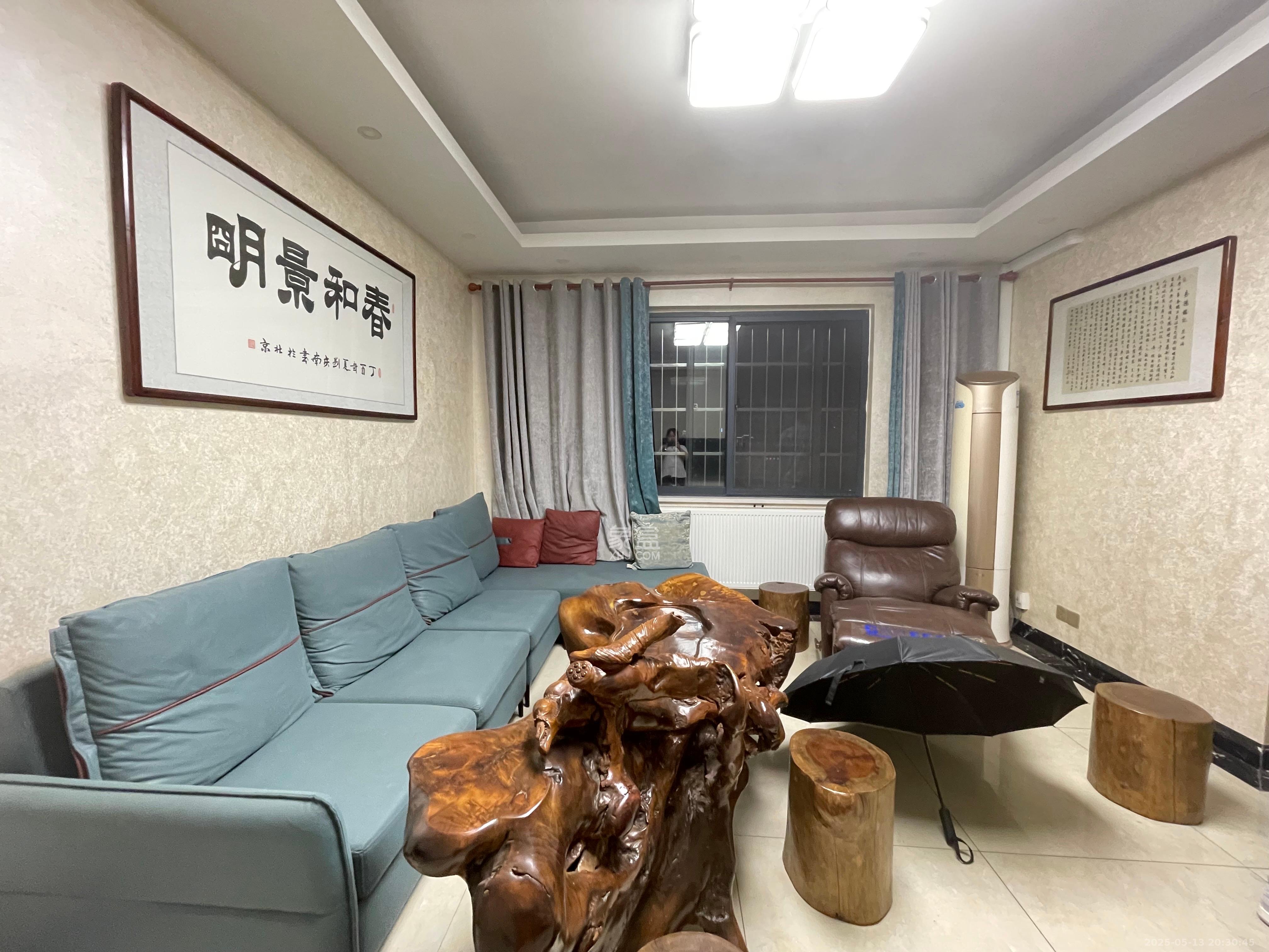 阳光锦城  3室2厅1卫   3100.00元/月室内图