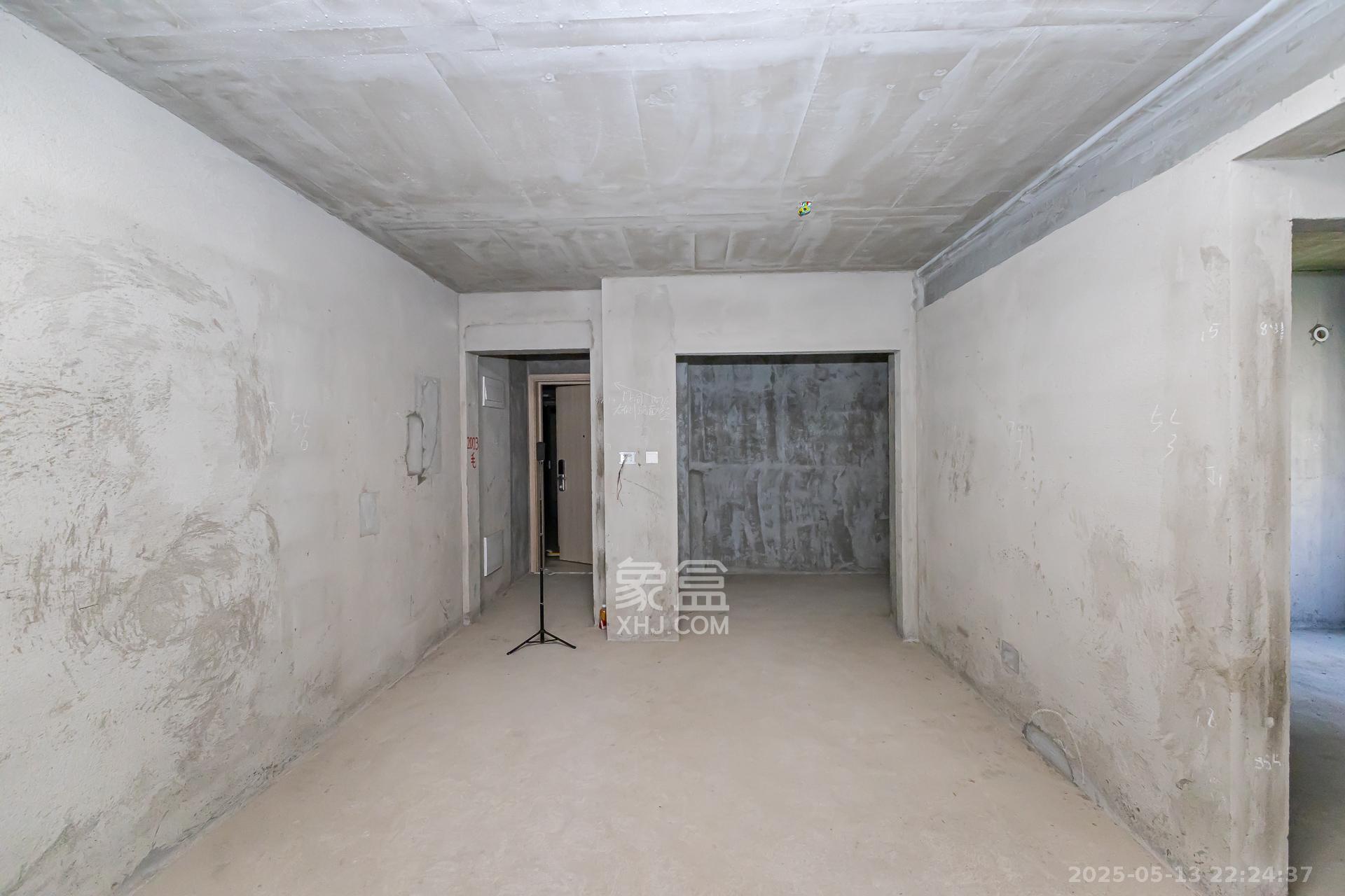 时代倾城三期  2室2厅1卫    62.0万 时代倾城三期  2室2厅1卫    62.0万客厅