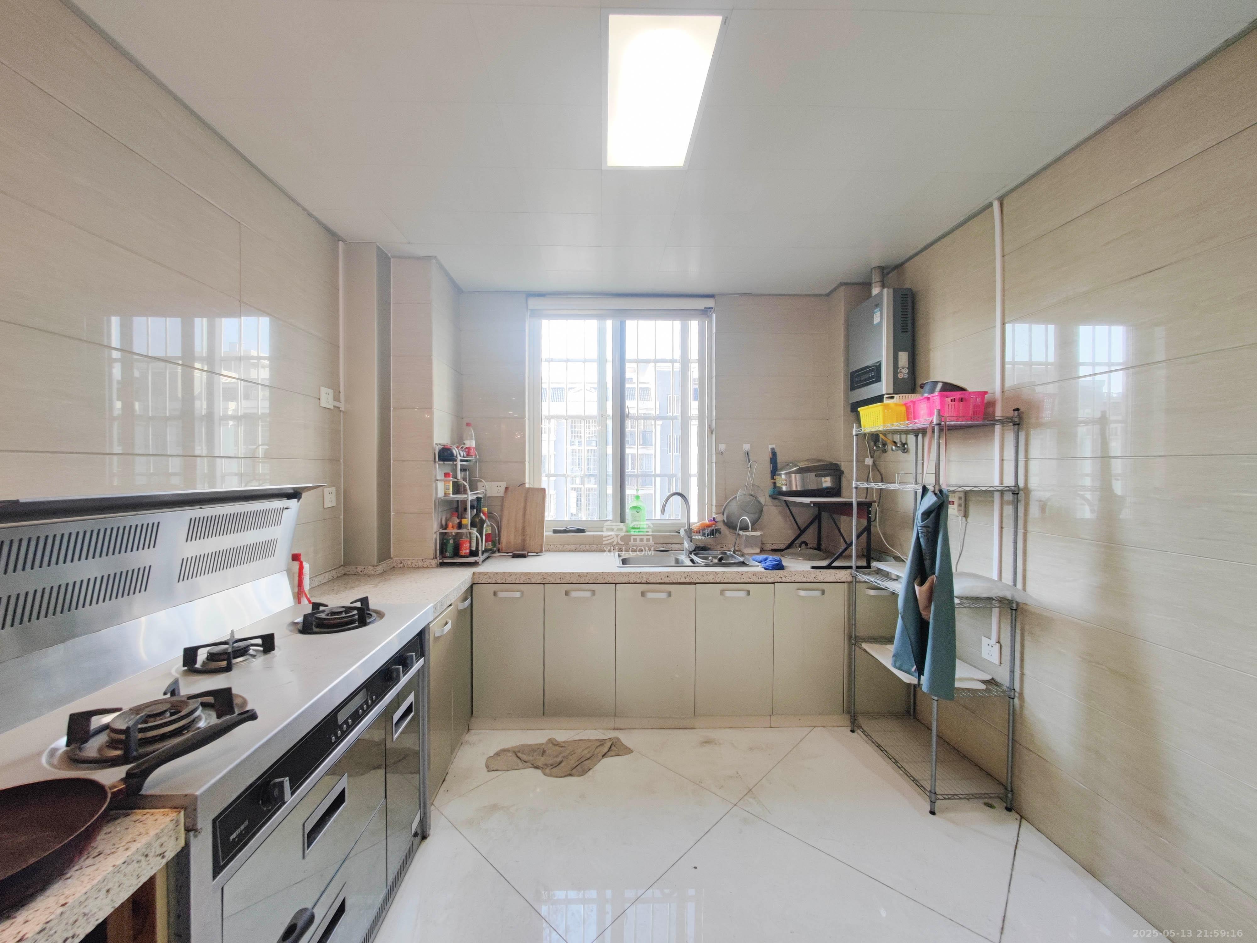 泰禹家园(彩云之翼家园一期、二期、三期) 4室2厅2卫 105.0万 泰禹家园(彩云之翼家园一期、二期、三期) 4室2厅2卫 105.0万其他