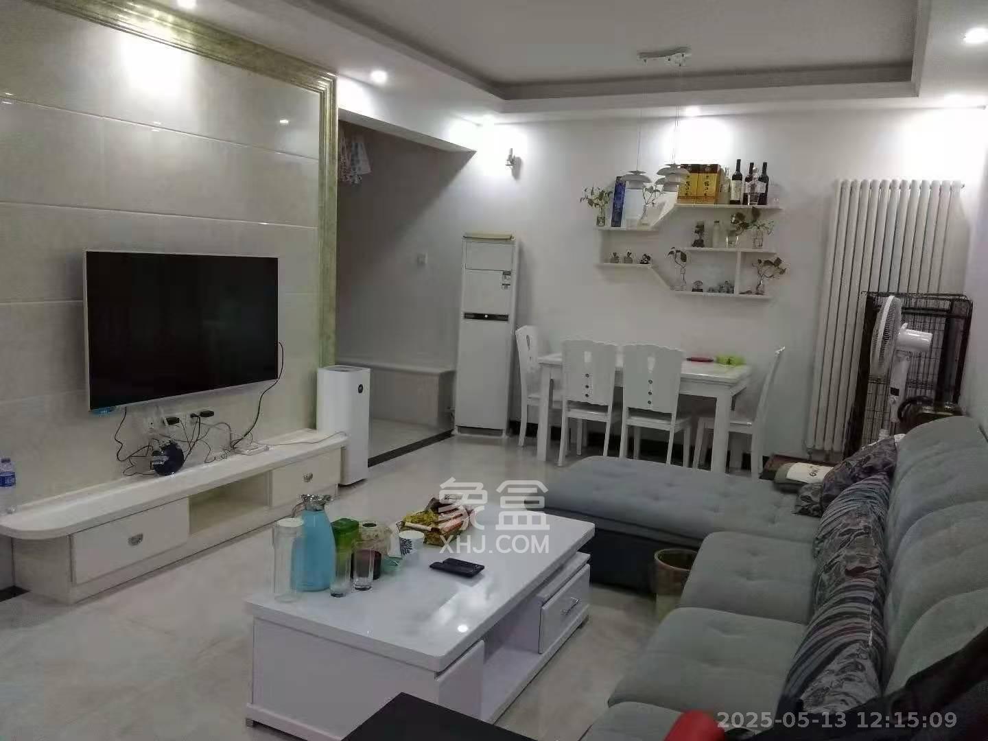 怡海星城  3室2厅2卫   2200.00元/月