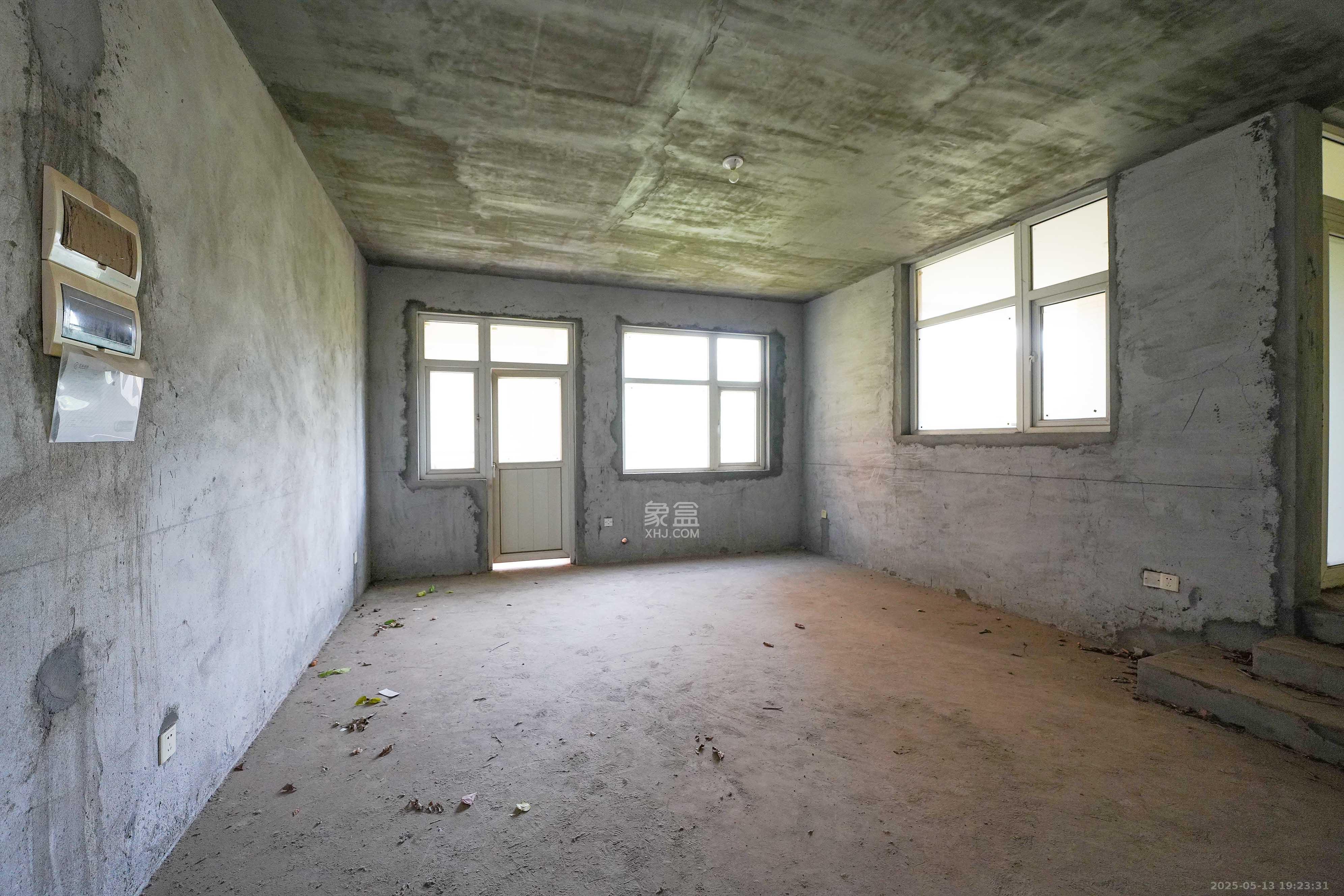 嘉华城(一期)  5室2厅2卫    150.0万 嘉华城(一期)  5室2厅2卫    150.0万