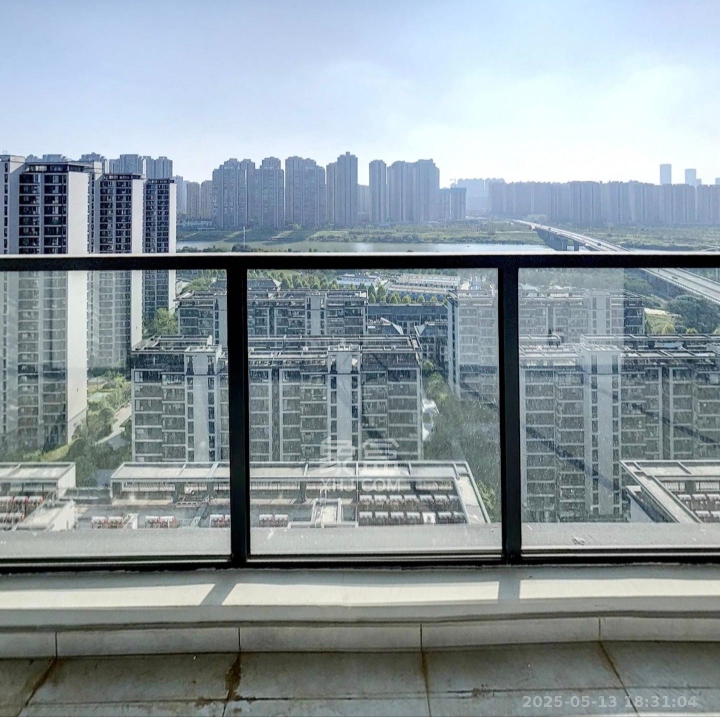 美的云樾  4室2厅2卫   4000.00元/月室内图