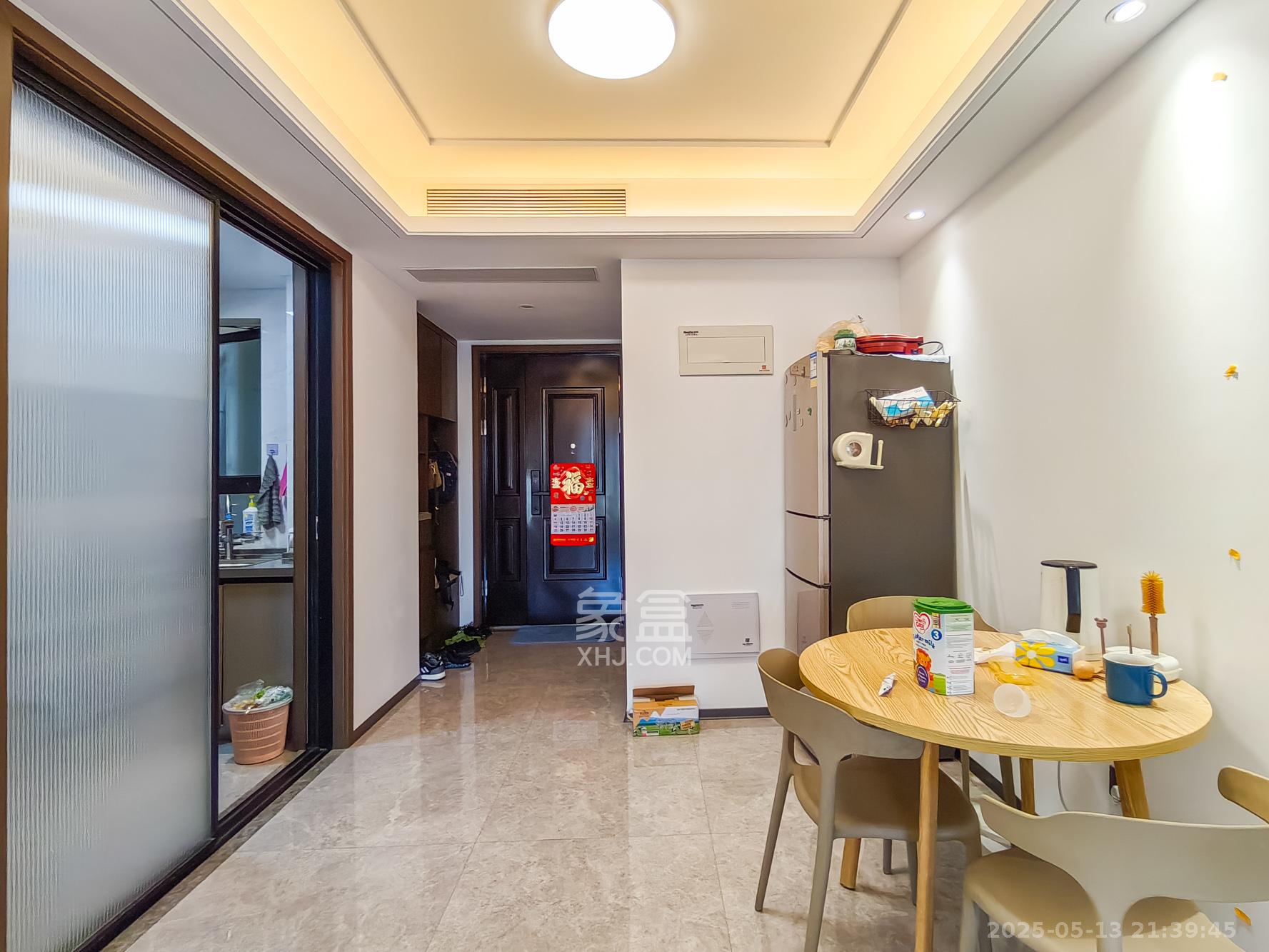 荣盛锦绣学府  3室2厅2卫    89.8万 荣盛锦绣学府  3室2厅2卫    89.8万客厅