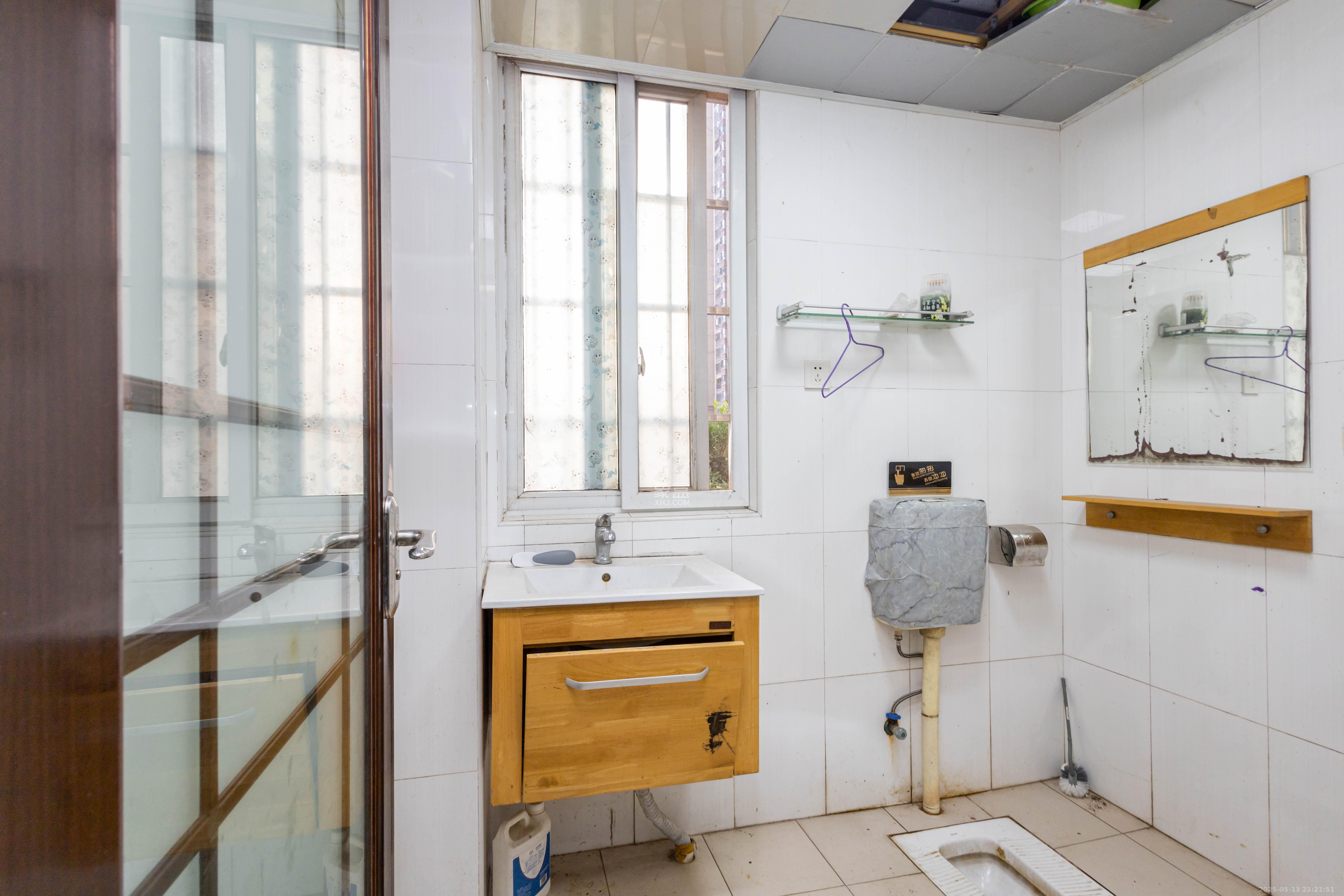 星城国际 1室2厅1卫 50.0万 星城国际 1室2厅1卫 50.0万卫生间