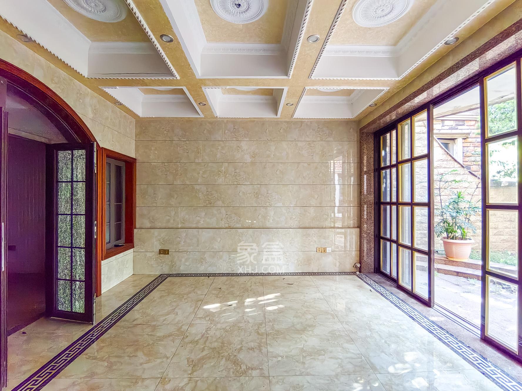 好望谷 5室3厅3卫 828.0万 好望谷 5室3厅3卫 828.0万客厅