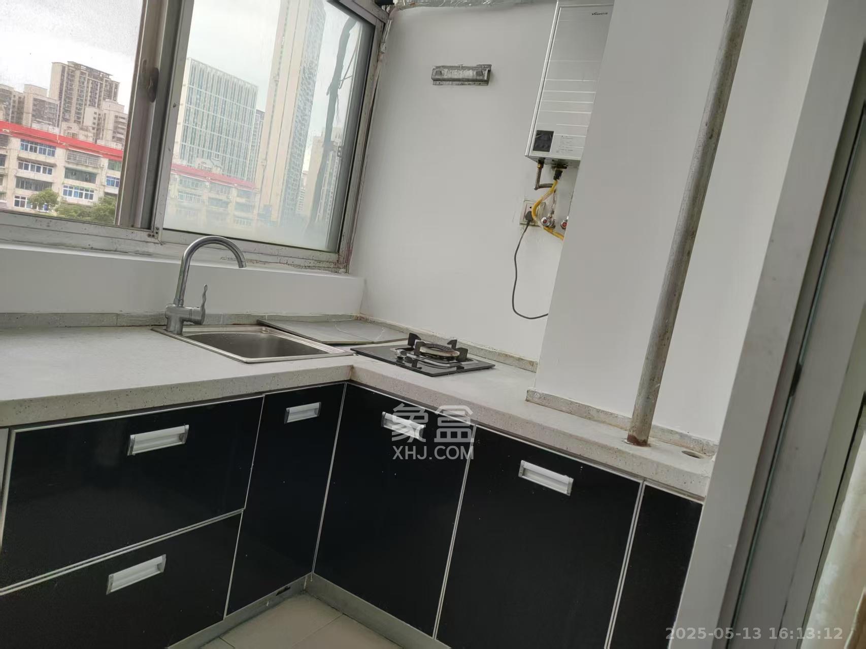 观湖公寓  1室1厅1卫   1300.00元/月室内图